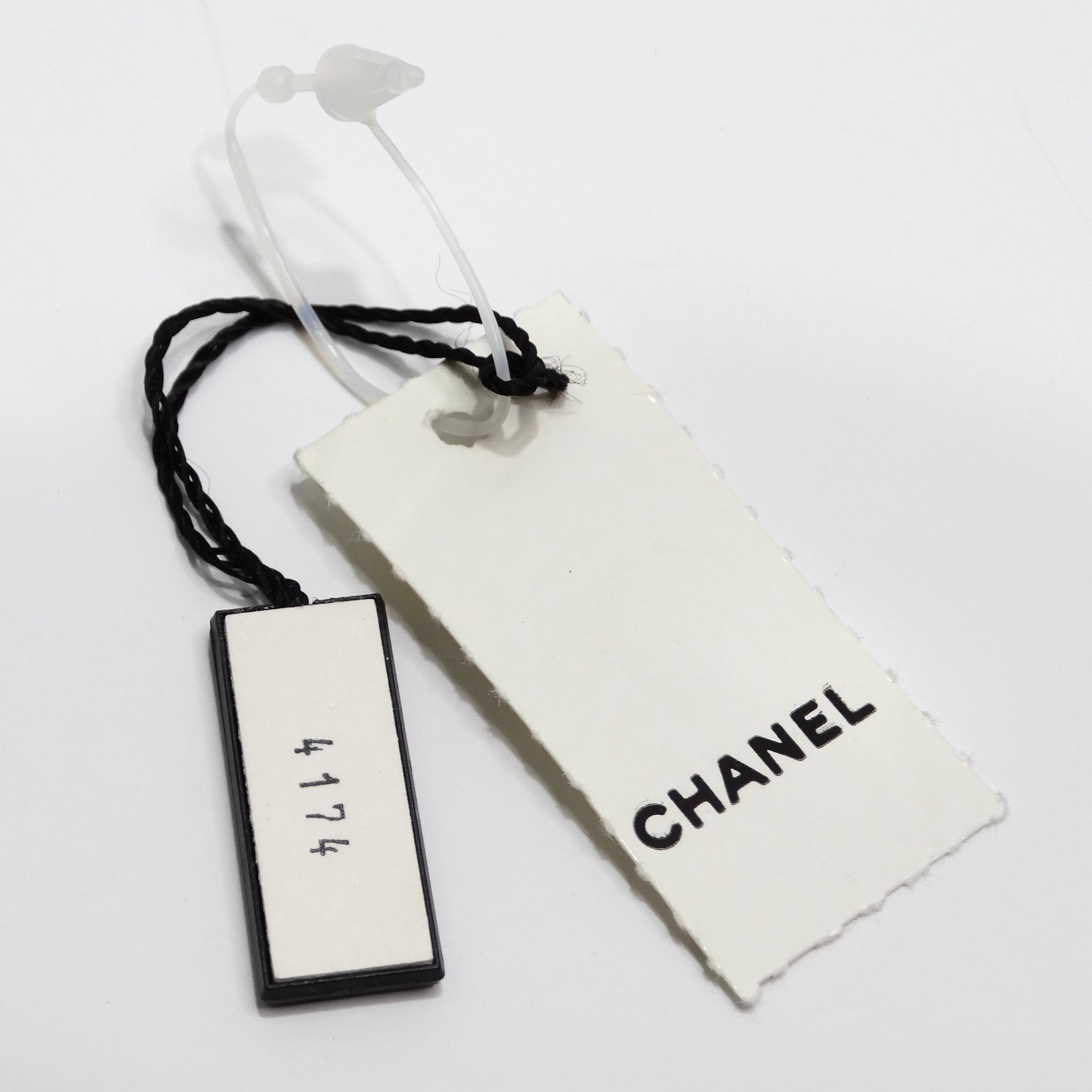 Chanel Vintage Gold Tone CC Hinged Bangle Bracelet en vente 6