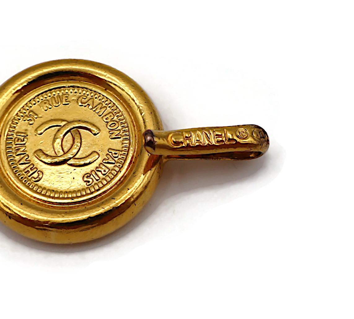 CHANEL Vintage Gold Tone Chain Belt 31 Rue Cambon Paris Coins, 1998 For Sale 15