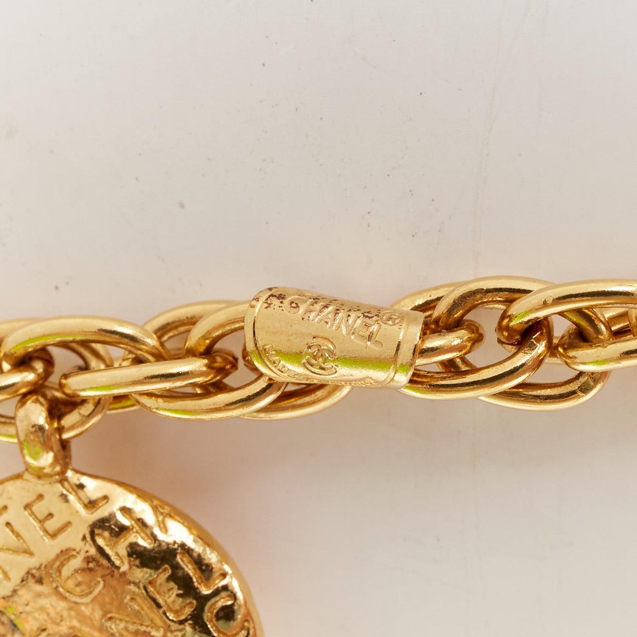CHANEL Vintage Goldton Coco Mademoiselle Medaillon Kette Prinzessin Halskette im Angebot 5