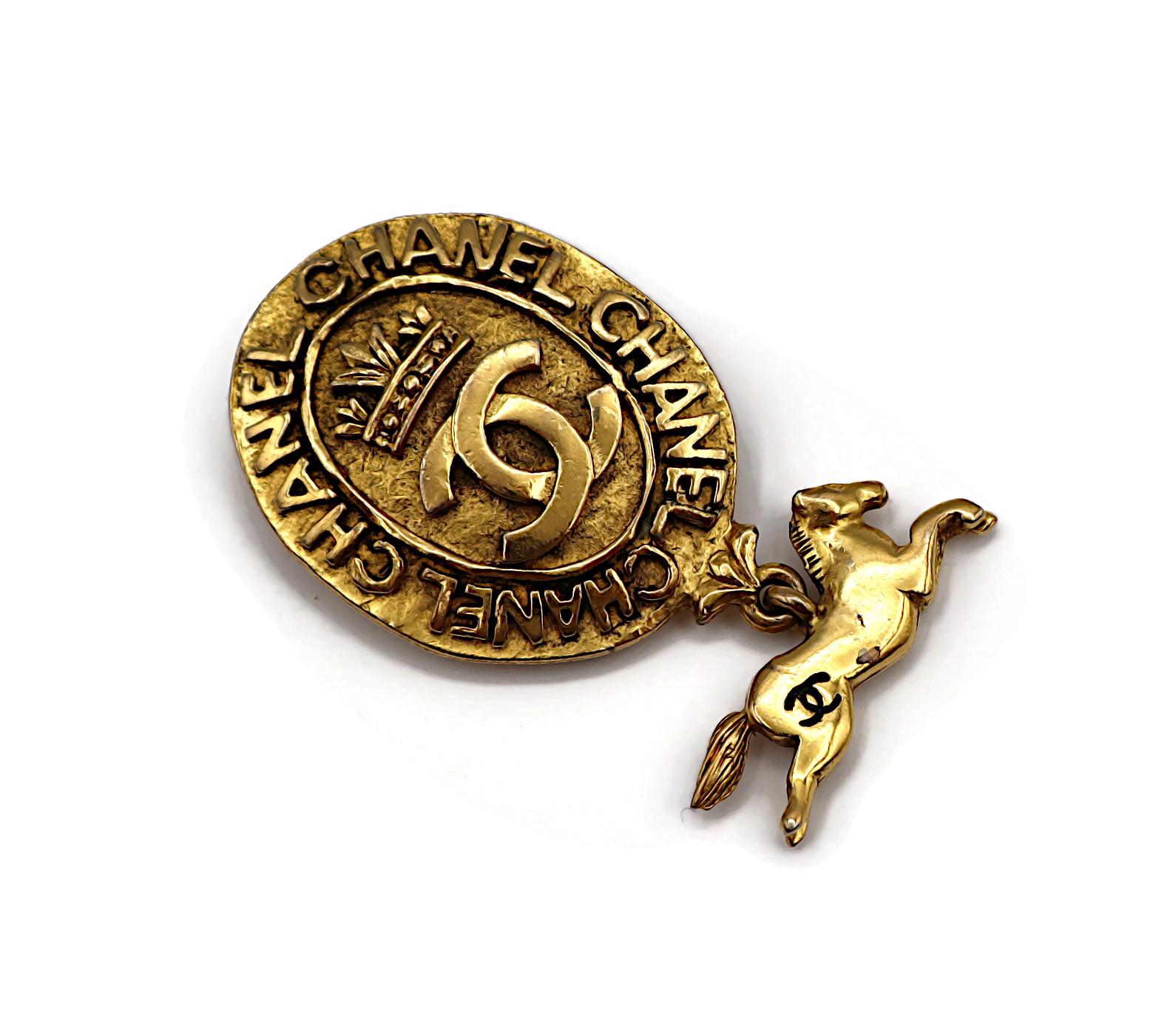 CHANEL Vintage Gold Tone Crown Horse Charm Medallion Brooch In Good Condition For Sale In Nice, FR