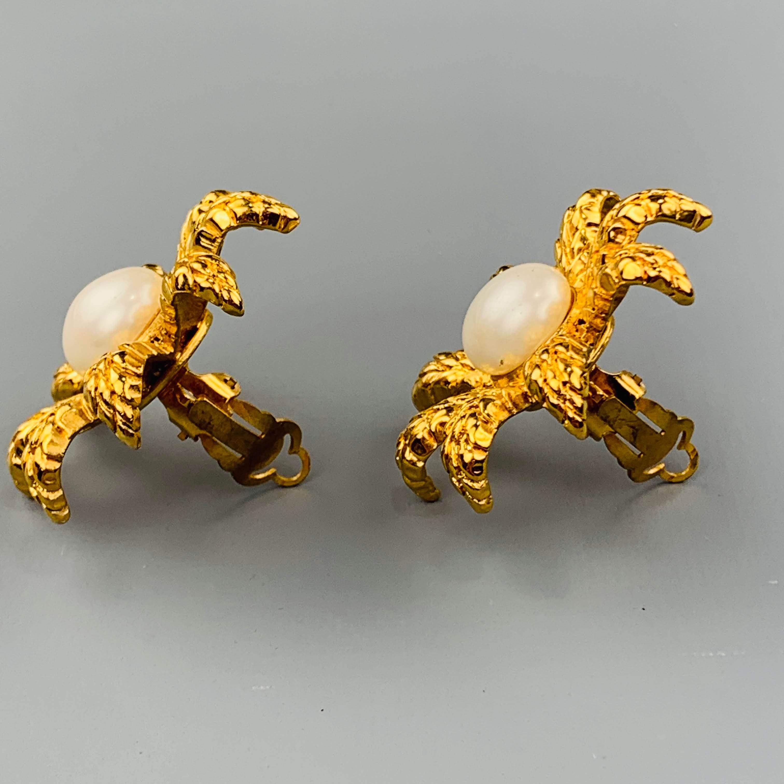 Women's CHANEL Vintage Gold Tone Faux Pearl Flower Clip On Earrings
