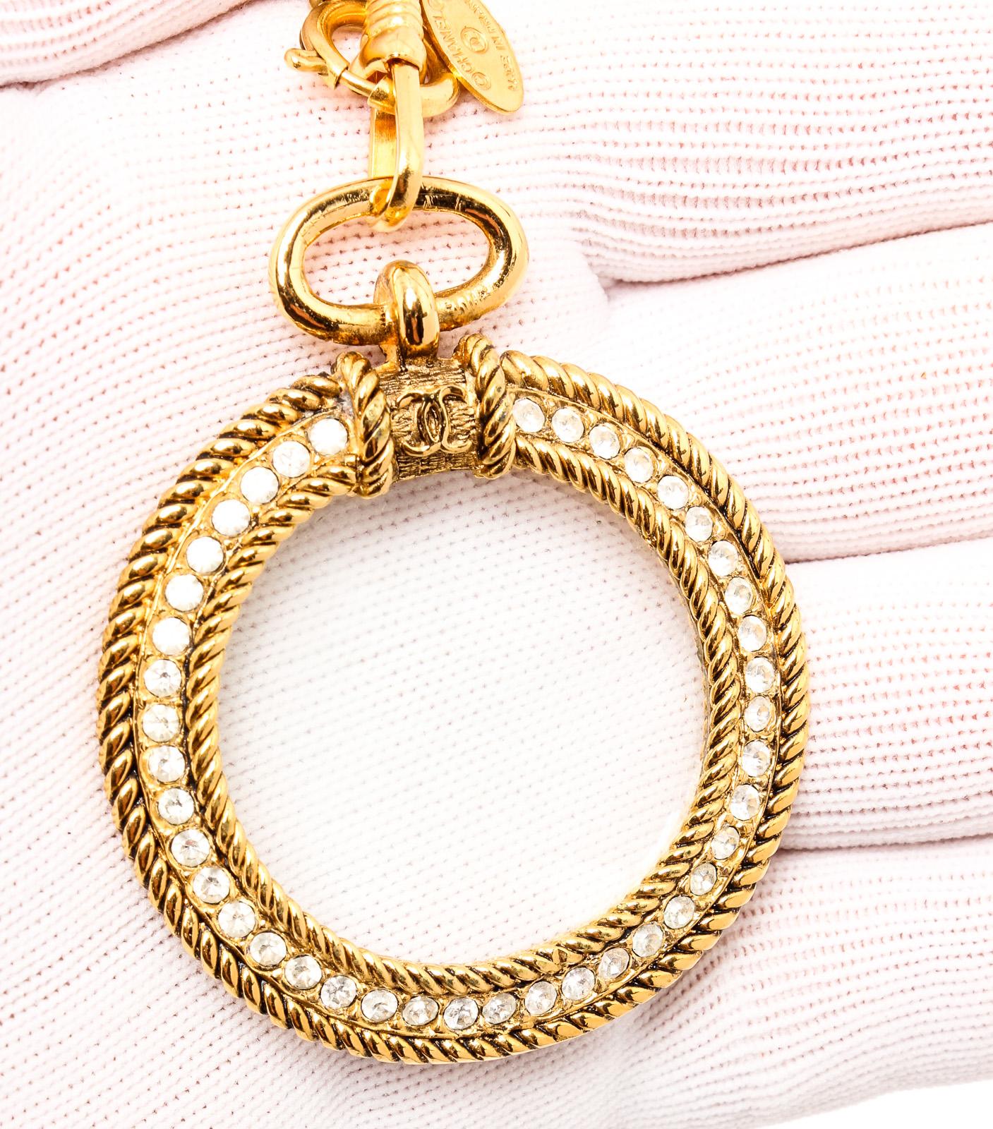 Chanel Vintage Gold Tone Faux Pearl Magnifying Glass Medallion Necklace 2
