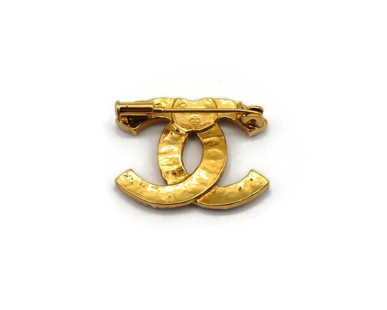 CHANEL Vintage Gold Tone Jewelled CC Brooch For Sale at 1stDibs