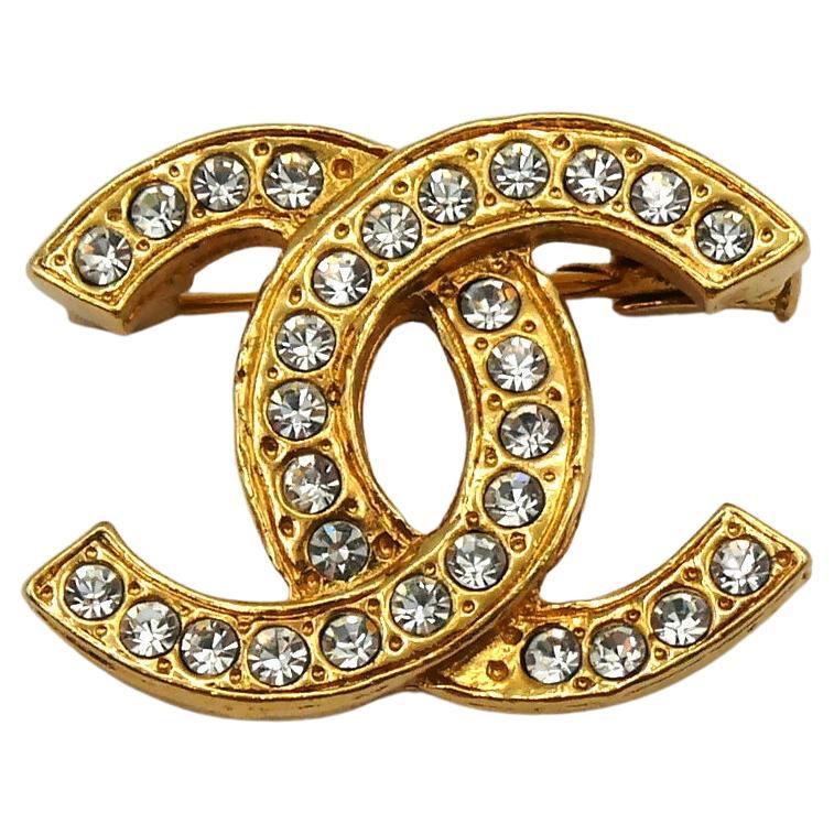 CHANEL Vintage Gold Tone Jewelled CC Brooch For Sale