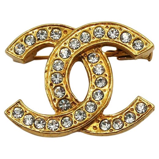 Chanel Vintage Gold Toned Polylobe CC Logo Brooch, Fall 1995 For Sale at  1stDibs