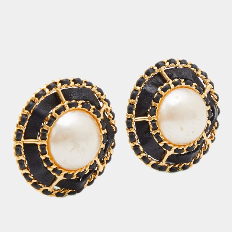 Chanel Vintage Gold Tone Leather Woven Pearl Dome Clip-On Earrings For Sale  at 1stDibs