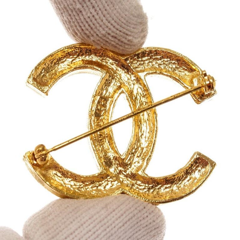 Chanel Vintage Gold-tone Metal CC Rhinestone Brooch For Sale at 1stDibs