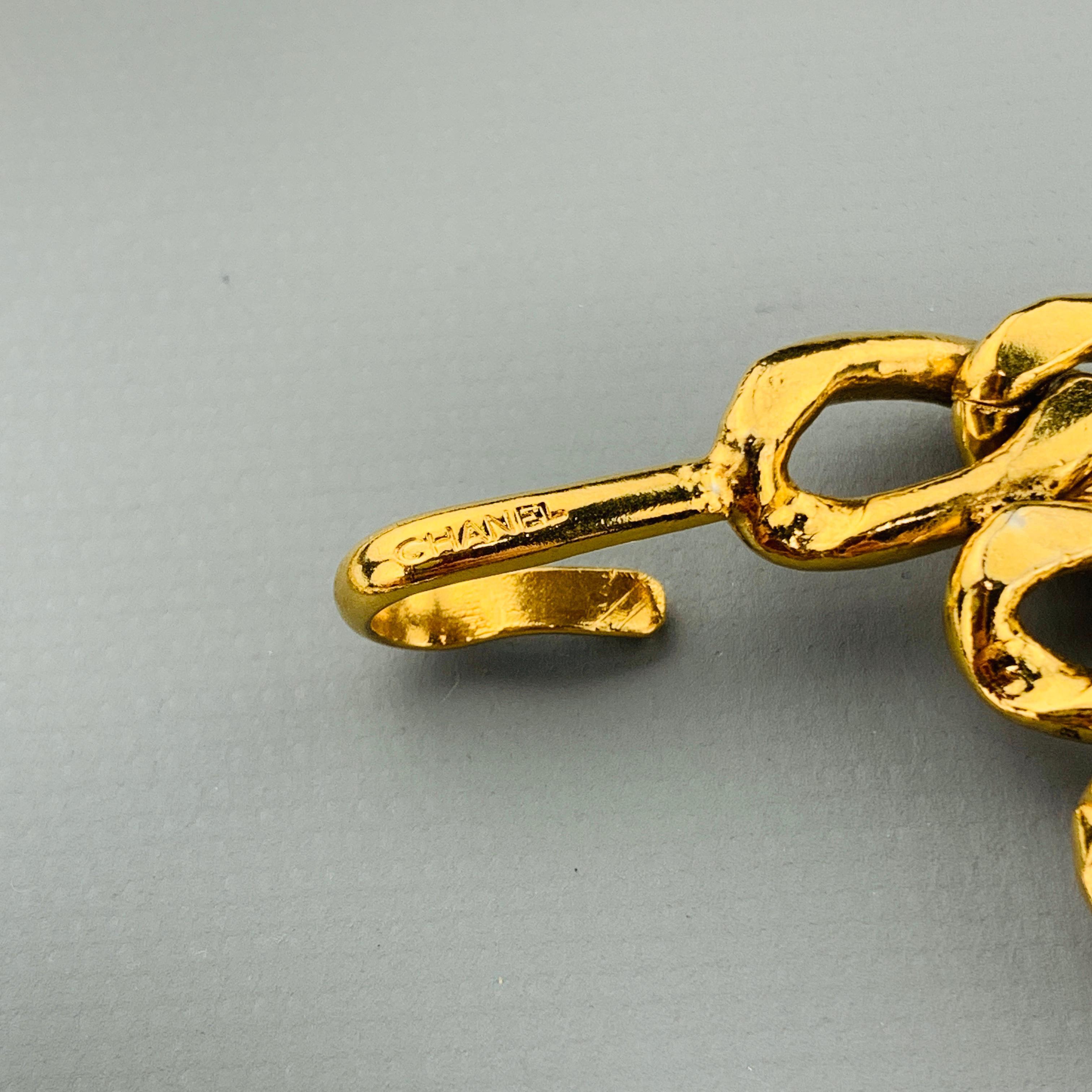 CHANEL Vintage Gold Tone Metal Curb Chain Drop Rue Cambon Medallion Belt 3