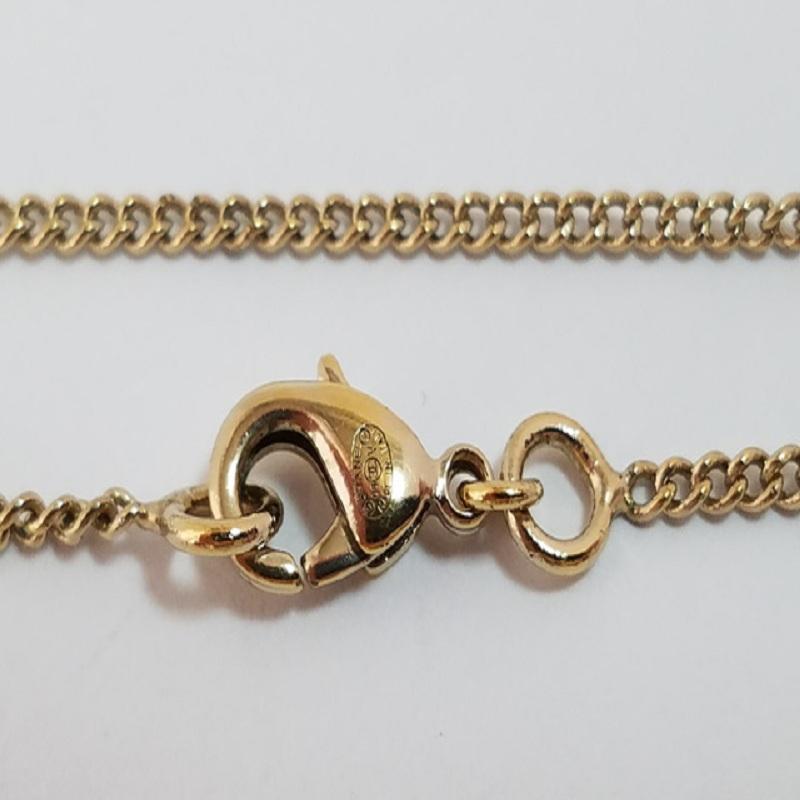Chanel Collier à chaîne vintage en métal doré avec logo CC de grande taille Bon état - En vente à Irvine, CA