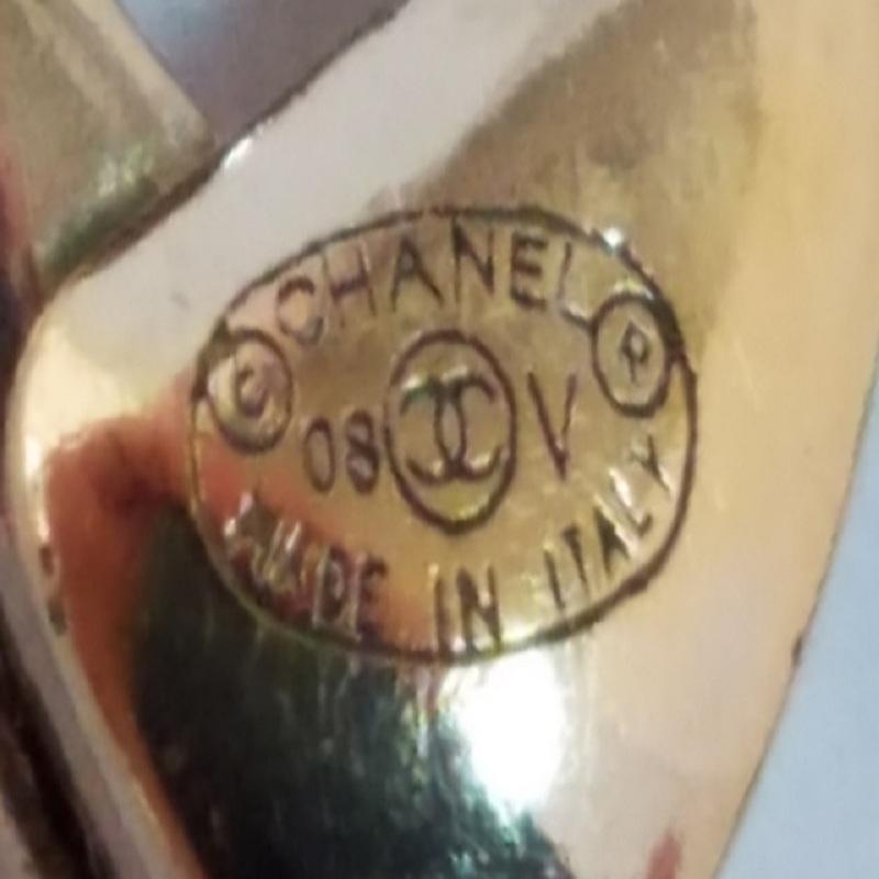 Chanel Vintage Goldfarbene Metall-Halskette mit CC-Logo in Großformat Damen im Angebot