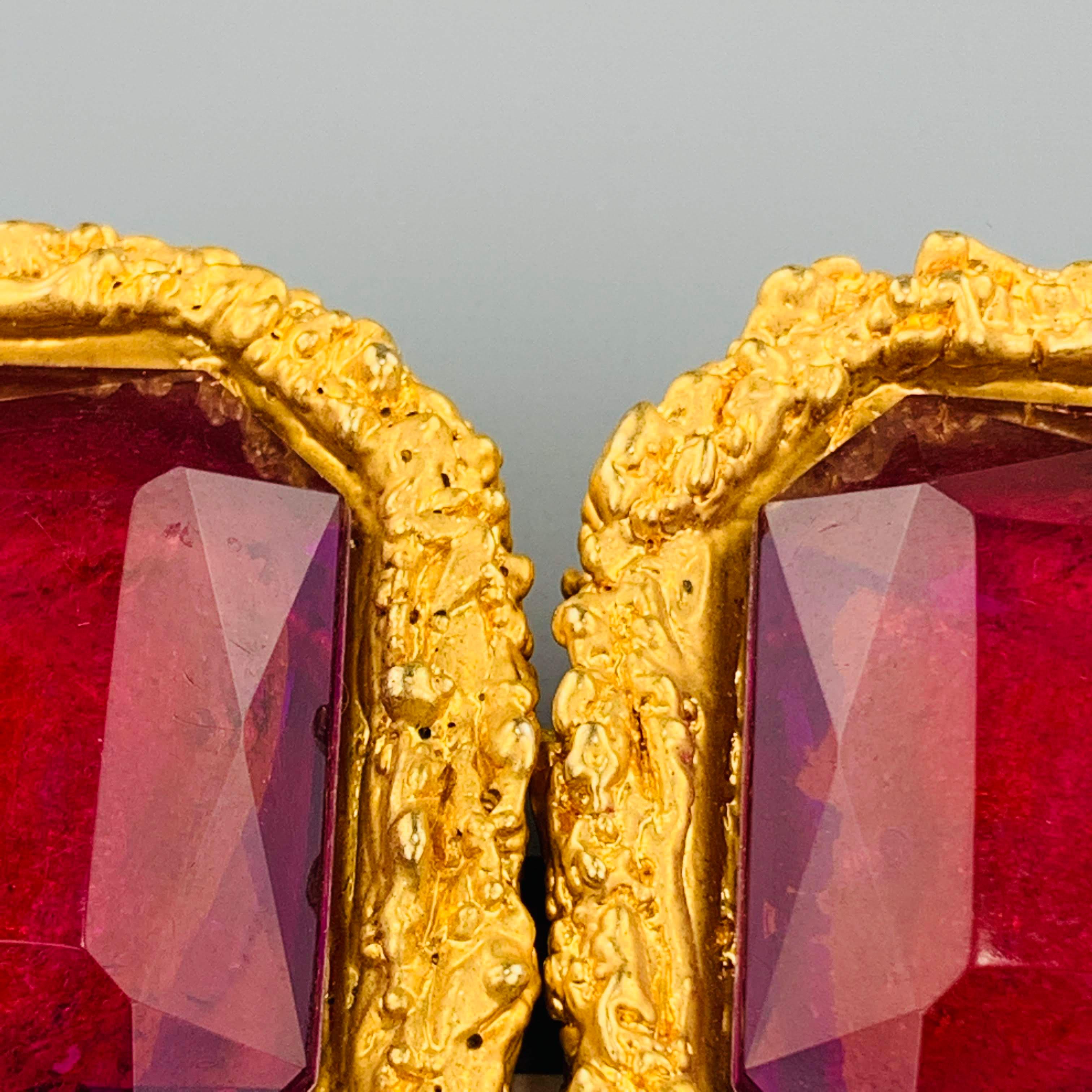 Women's CHANEL Vintage Gold Tone Pink Oversized Gem Clip On Earrings