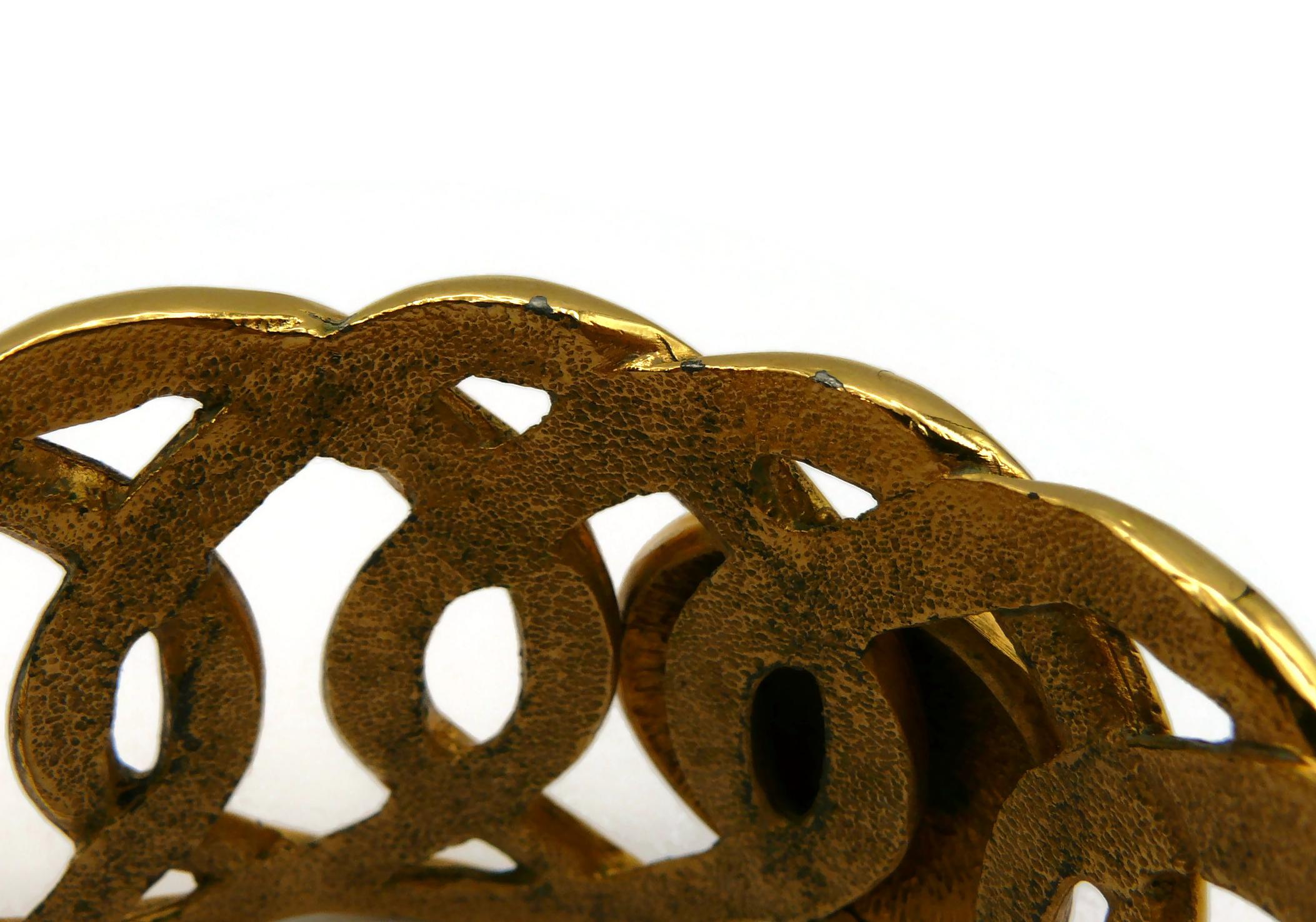 CHANEL Vintage Gold Tone Rigid Chain & CC Medallion Cuff Bracelet For Sale 15