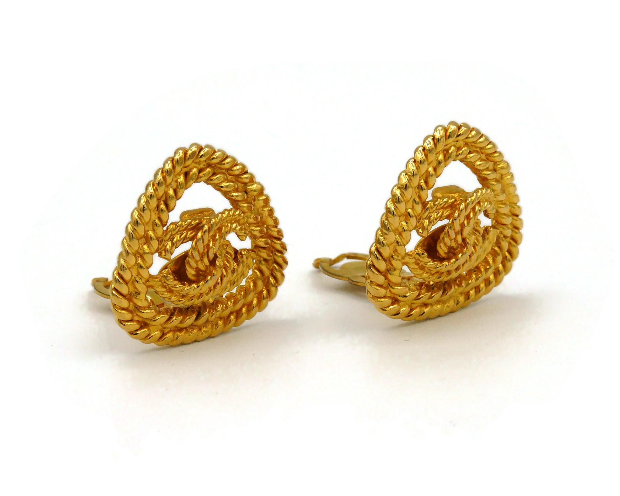 Women's Chanel Vintage Gold Toned Braided CC Clip-On Earrings, 1993 For Sale