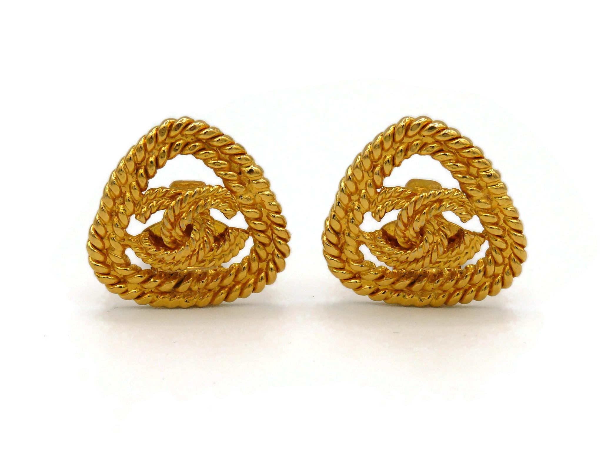 Chanel Vintage Gold Toned Braided CC Clip-On Earrings, 1993 For Sale 1