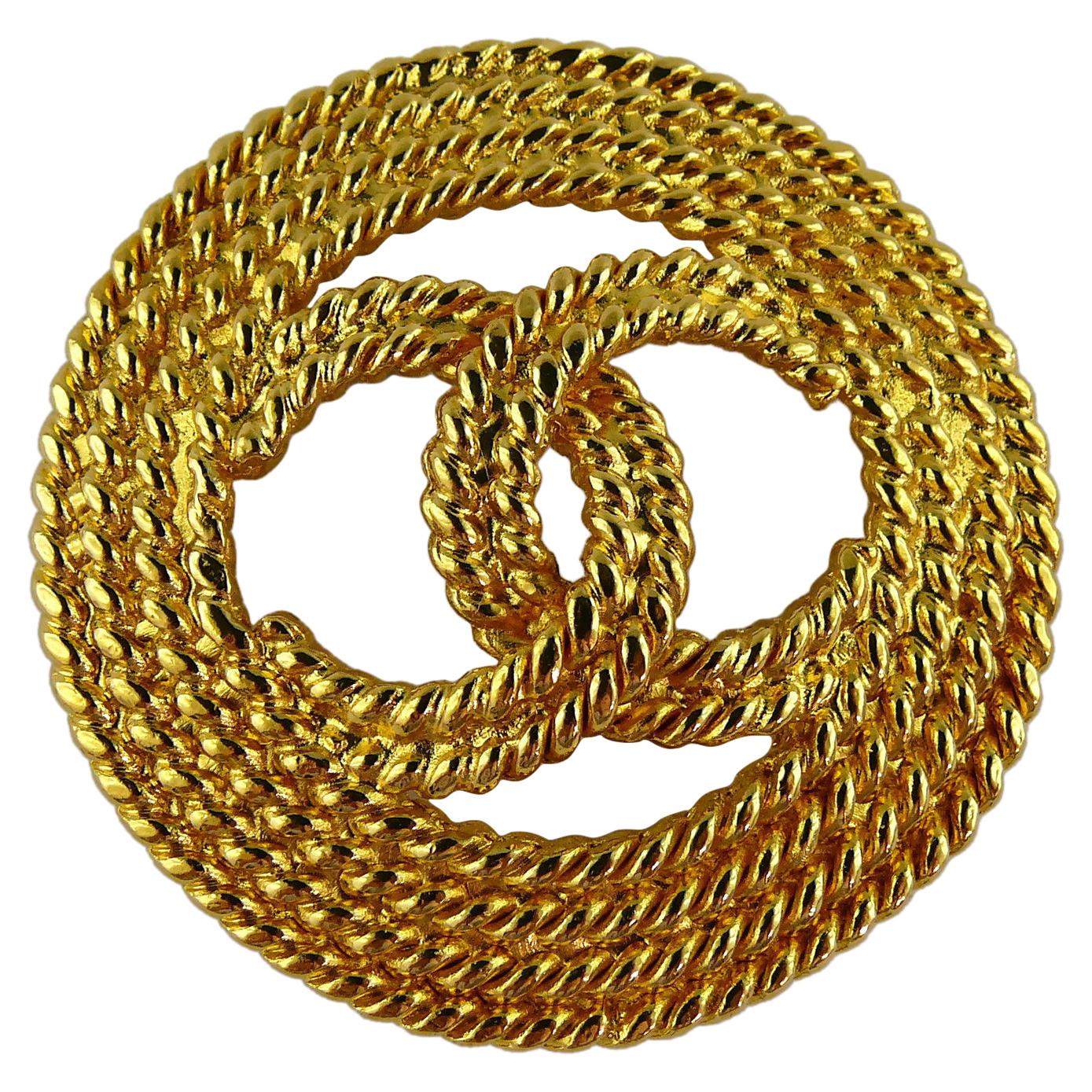 Chanel Vintage Gold Toned Braided Rope Design CC Logo Brooch