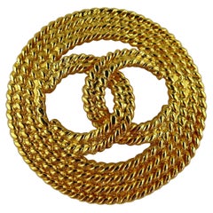 Chanel Vintage Gold Toned Braided Rope Design CC Logo Brooch