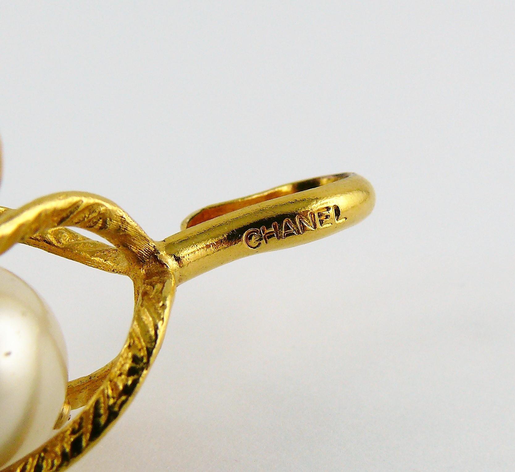 Chanel Vintage Gold Toned Caged Pearl Belt For Sale 5