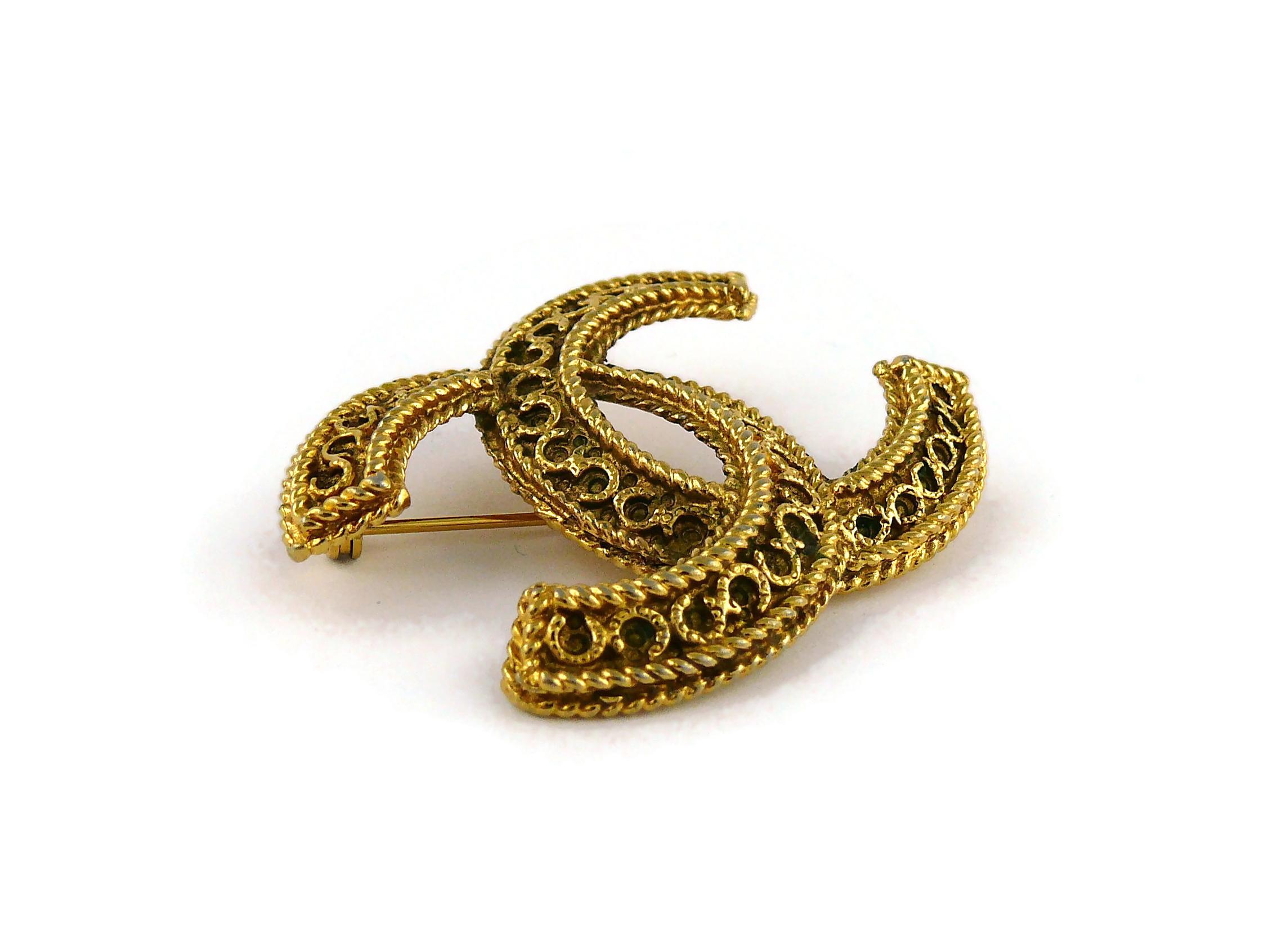 Women's Chanel Vintage Gold Toned CC Brooch