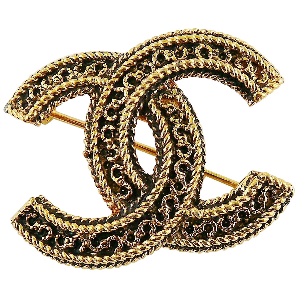 CHANEL CC Logos Turnlock Motif Brooch Pin Corsage Gold-Tone 96P Vintage  02954