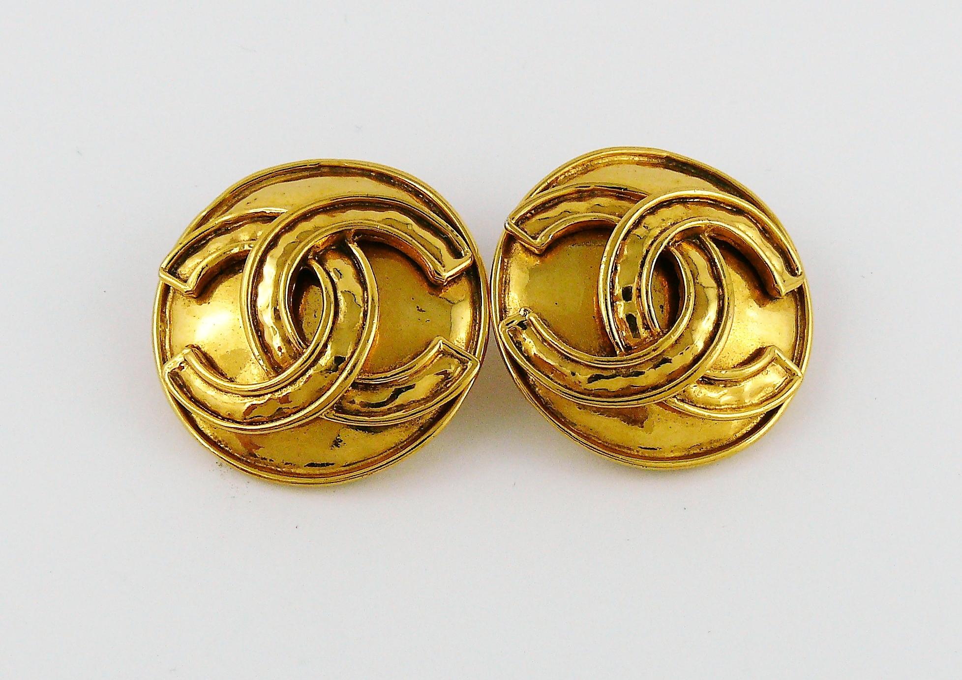 Women's Chanel Vintage Gold Toned CC Logo Disc Clip On Earrings