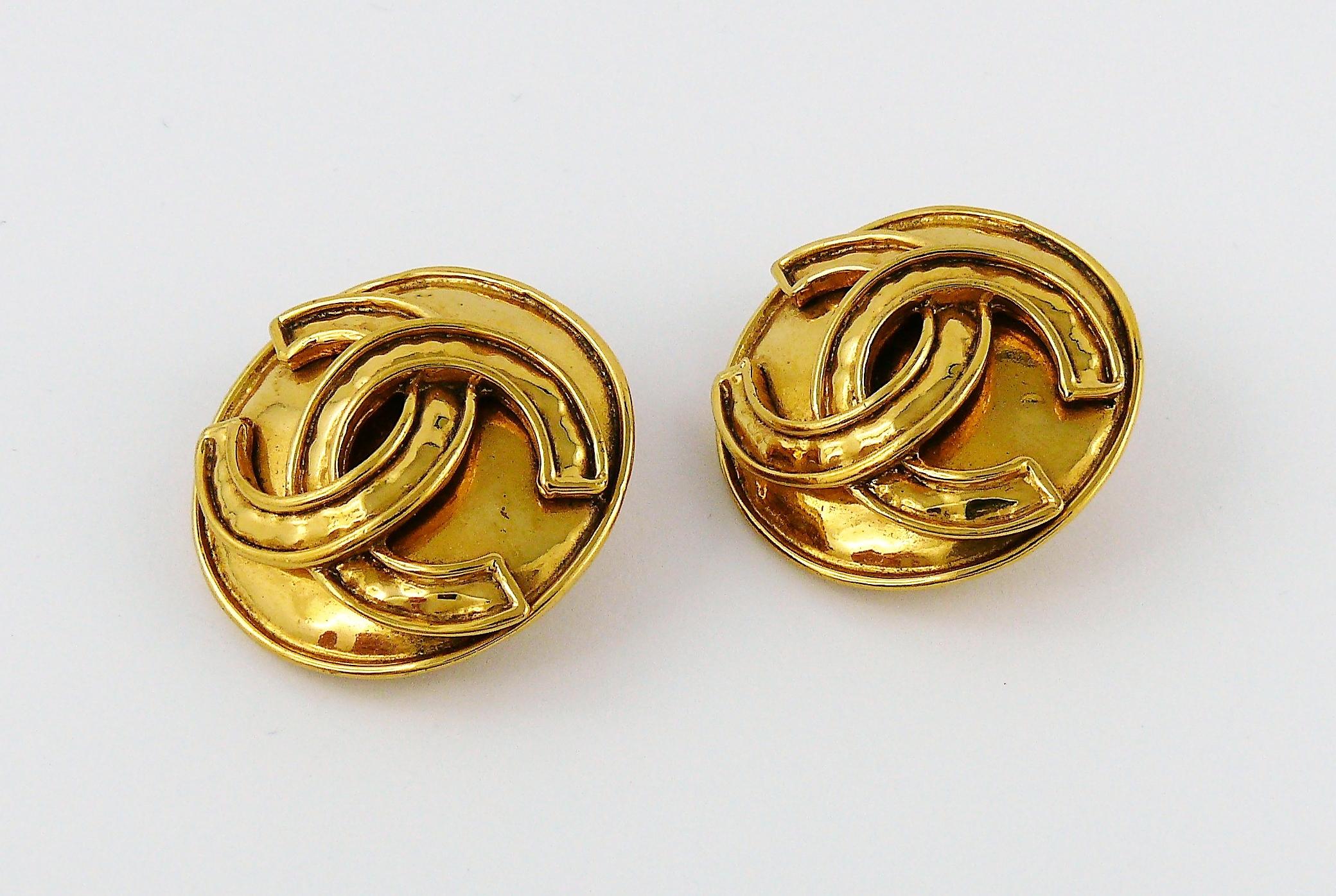 Chanel Vintage Gold Toned CC Logo Disc Clip On Earrings 1