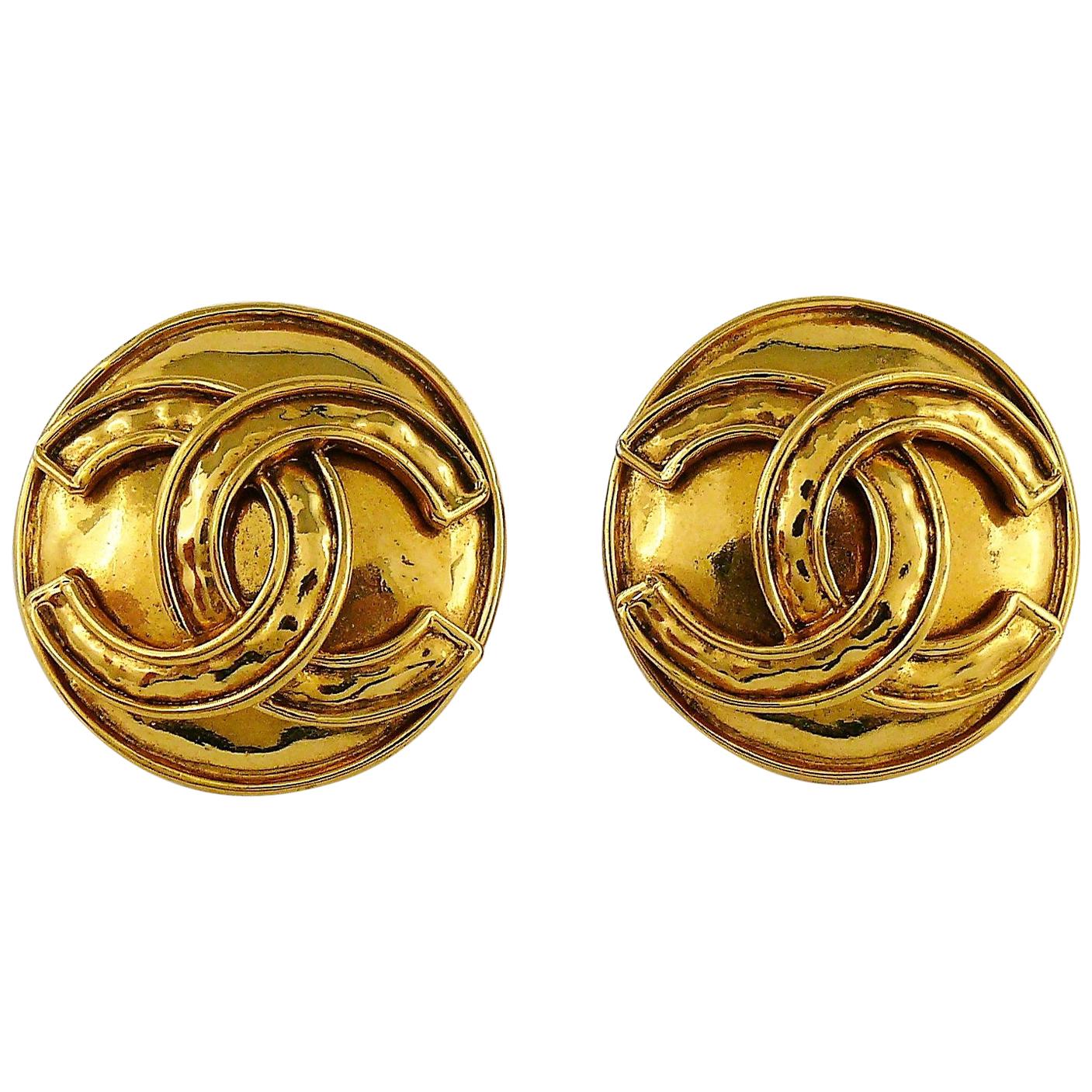Chanel Vintage Gold Toned CC Logo Disc Clip On Earrings