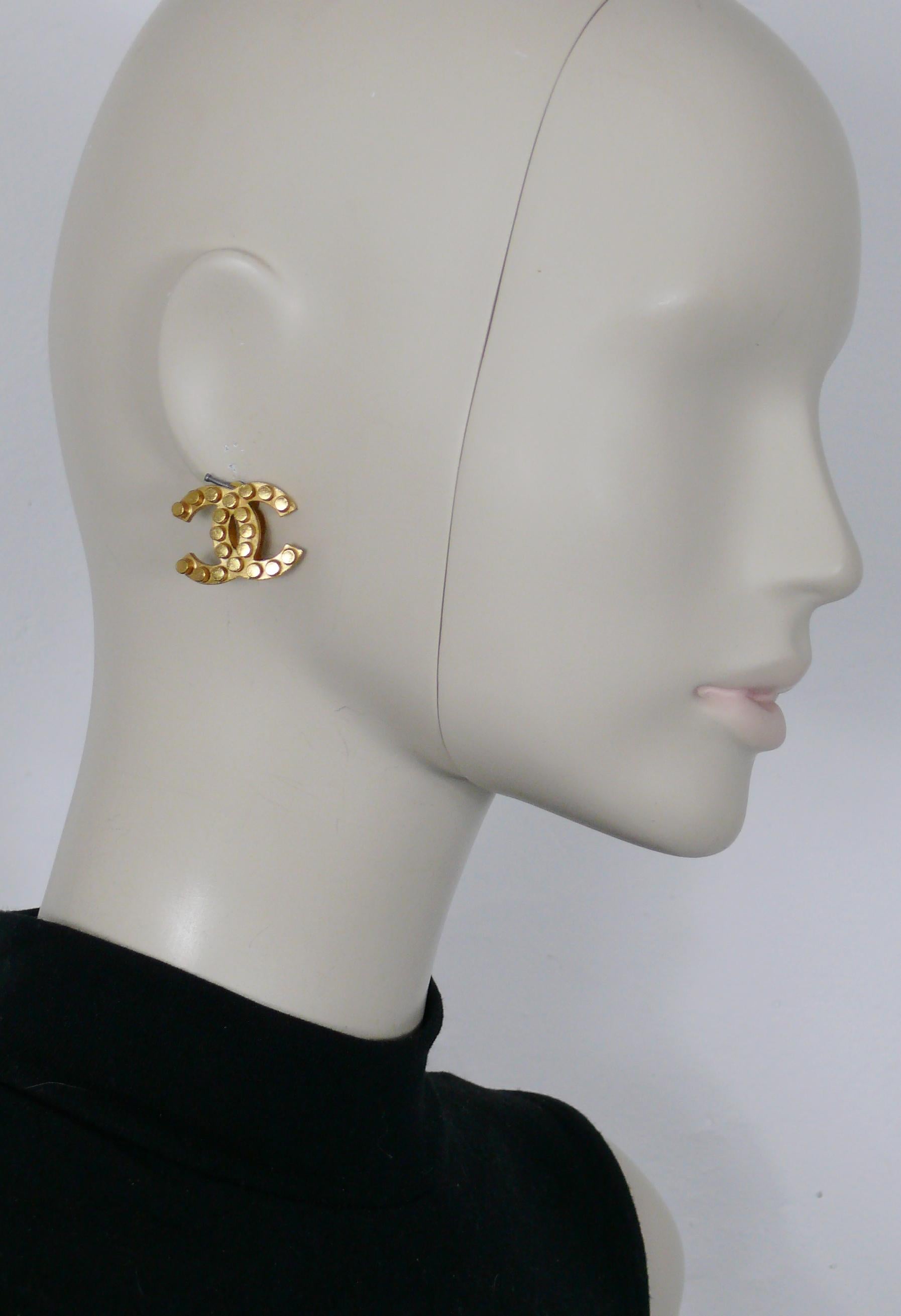 CHANEL vintage gold toned CC logo clip-on earrings featuring a lego pattern design.

Fall 2002 Collection.

Embossed CHANEL 02A Made in France.
Private sale 