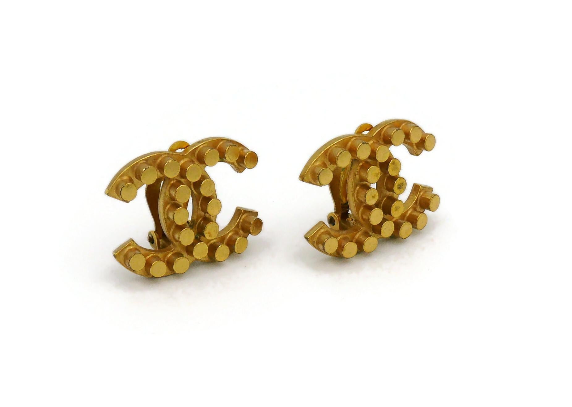 Chanel Vintage CC Logo Lego Clip On Earrings, Fall 2002 For Sale 1