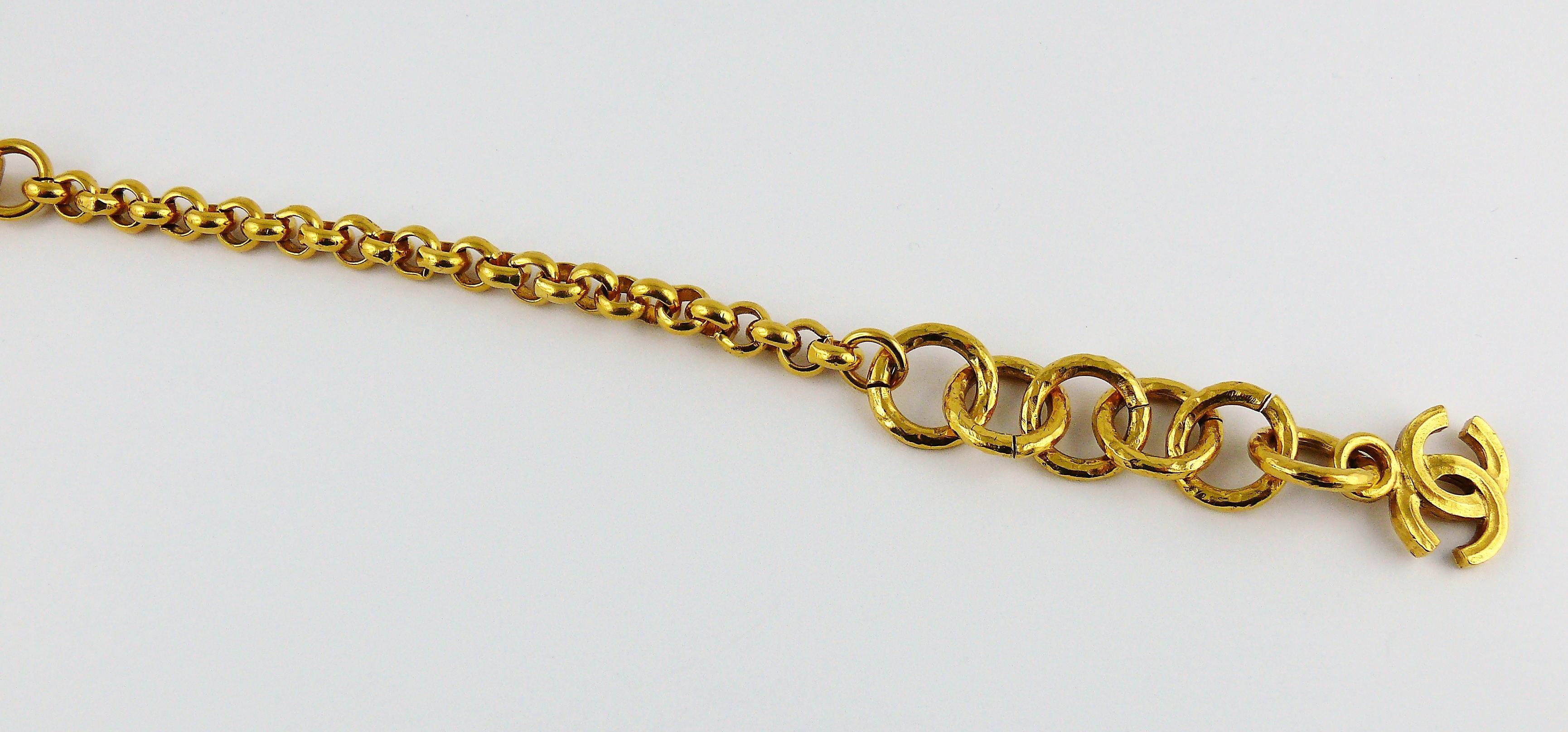 Women's Chanel Vintage Gold Toned CC Logo Plastron Necklace For Sale