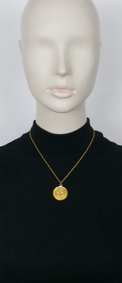 CHANEL Vintage CC Medallion Pendant Necklace