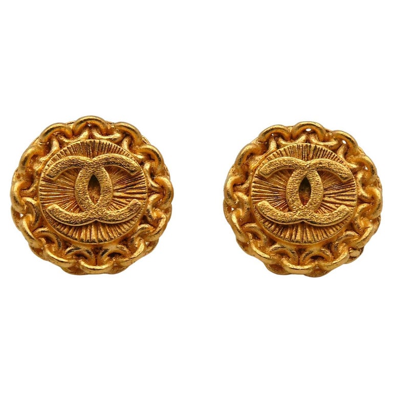 Chanel Vintage Gold Toned Chain CC Clip On Earrings at 1stDibs