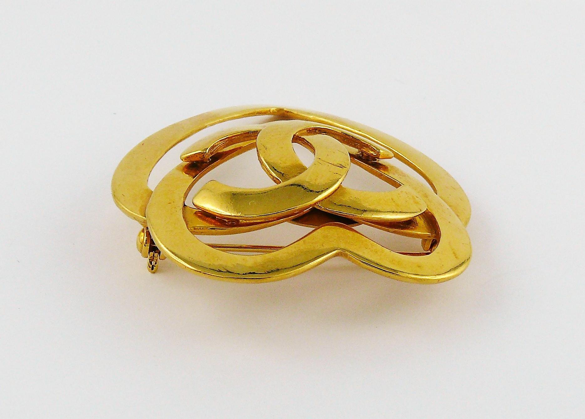 Women's Chanel Vintage Gold Toned Double Heart CC Brooch