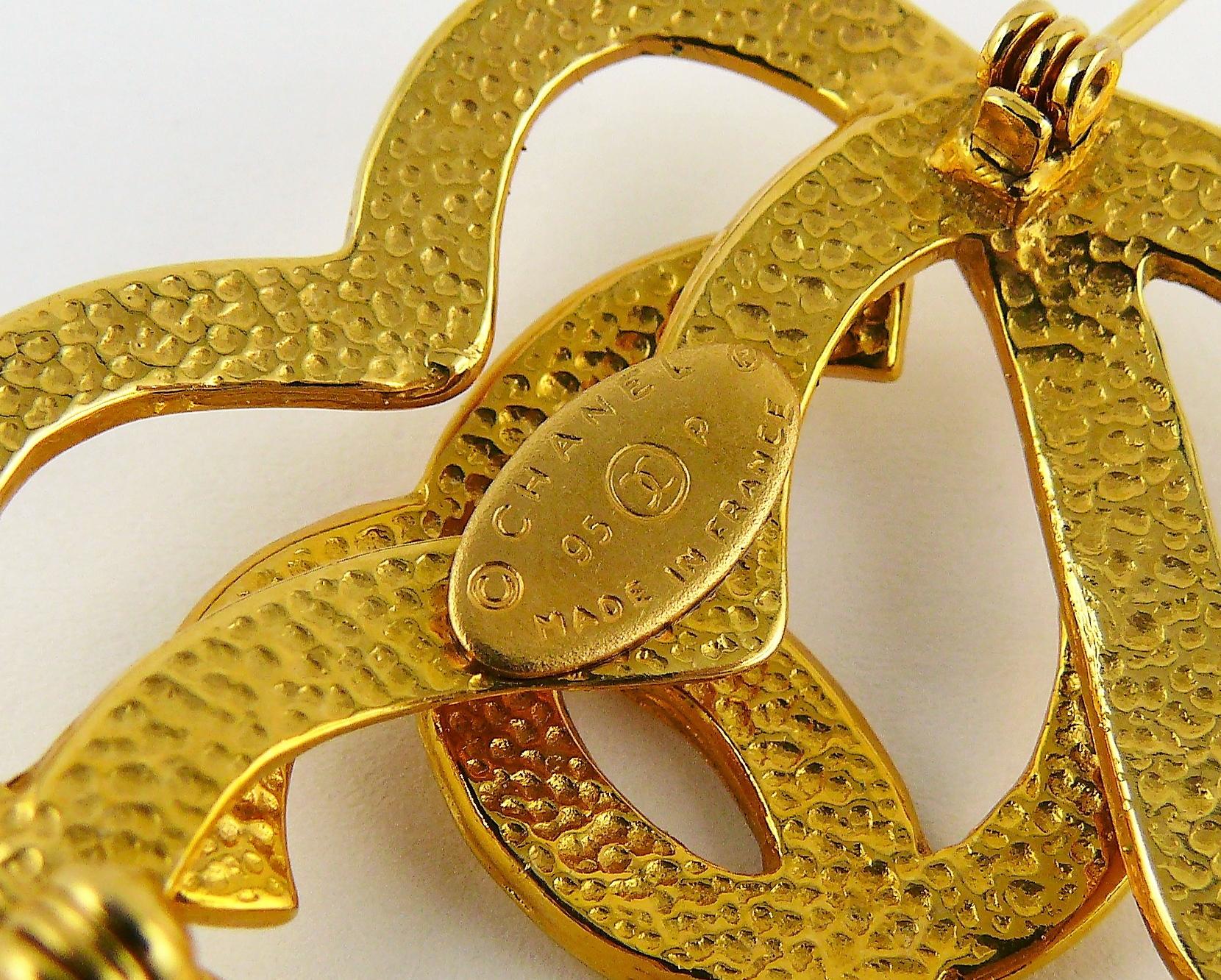 Chanel Vintage Gold Toned Double Heart CC Brooch 2