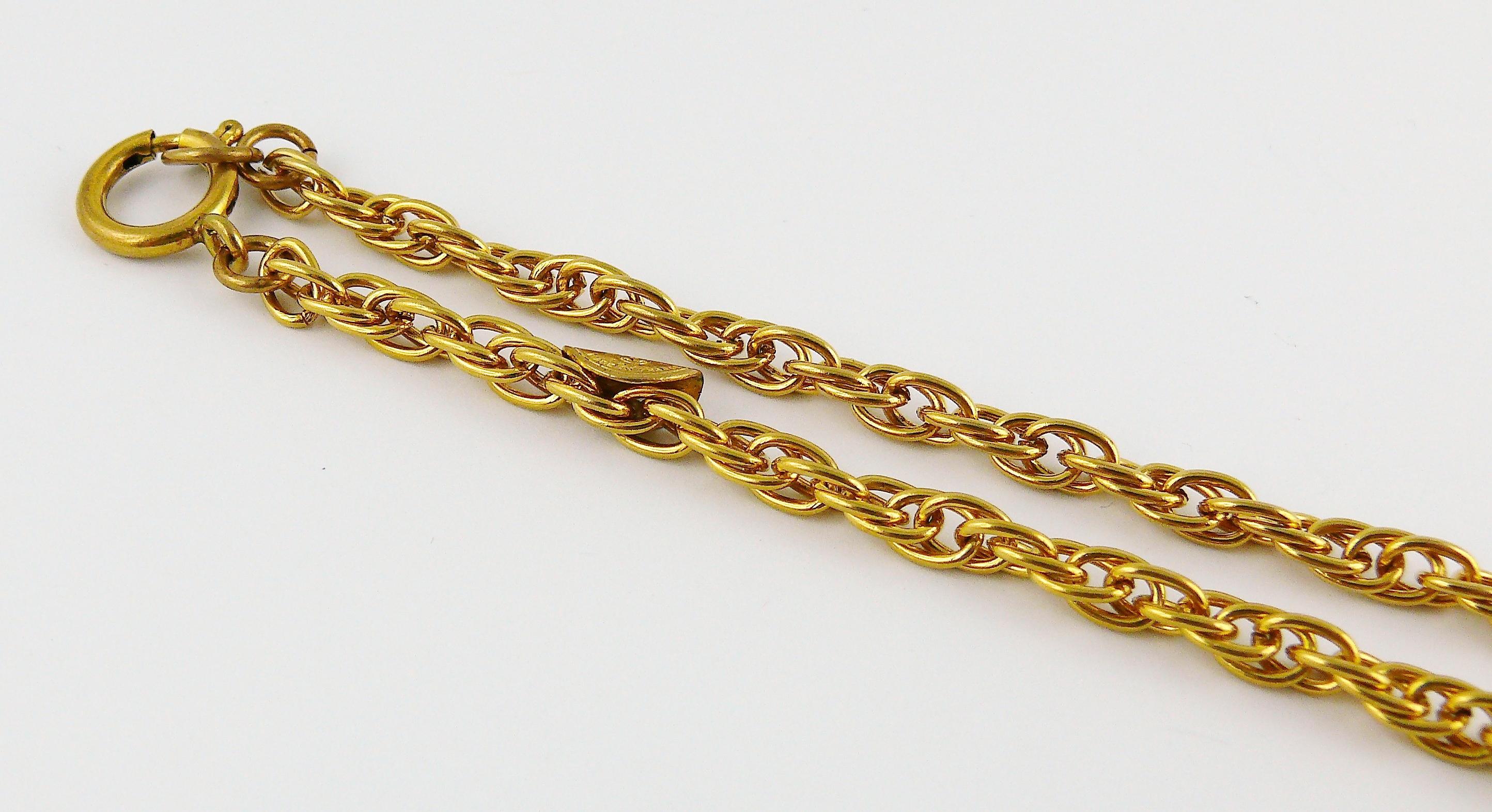 chanel vintage necklace gold
