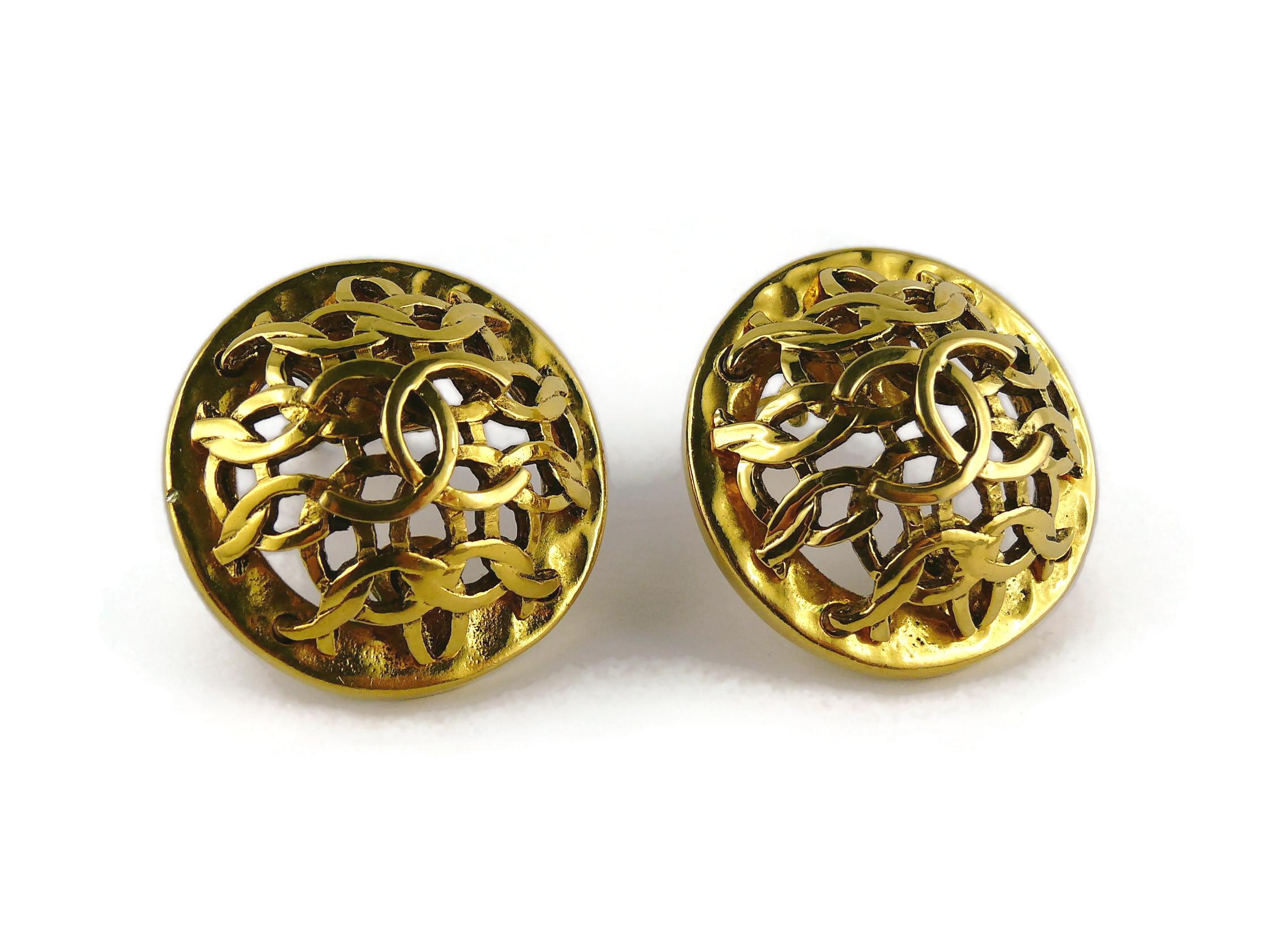 Women's Chanel Vintage Gold Toned Openwork Domed CC Logo Clip-On Earrings For Sale