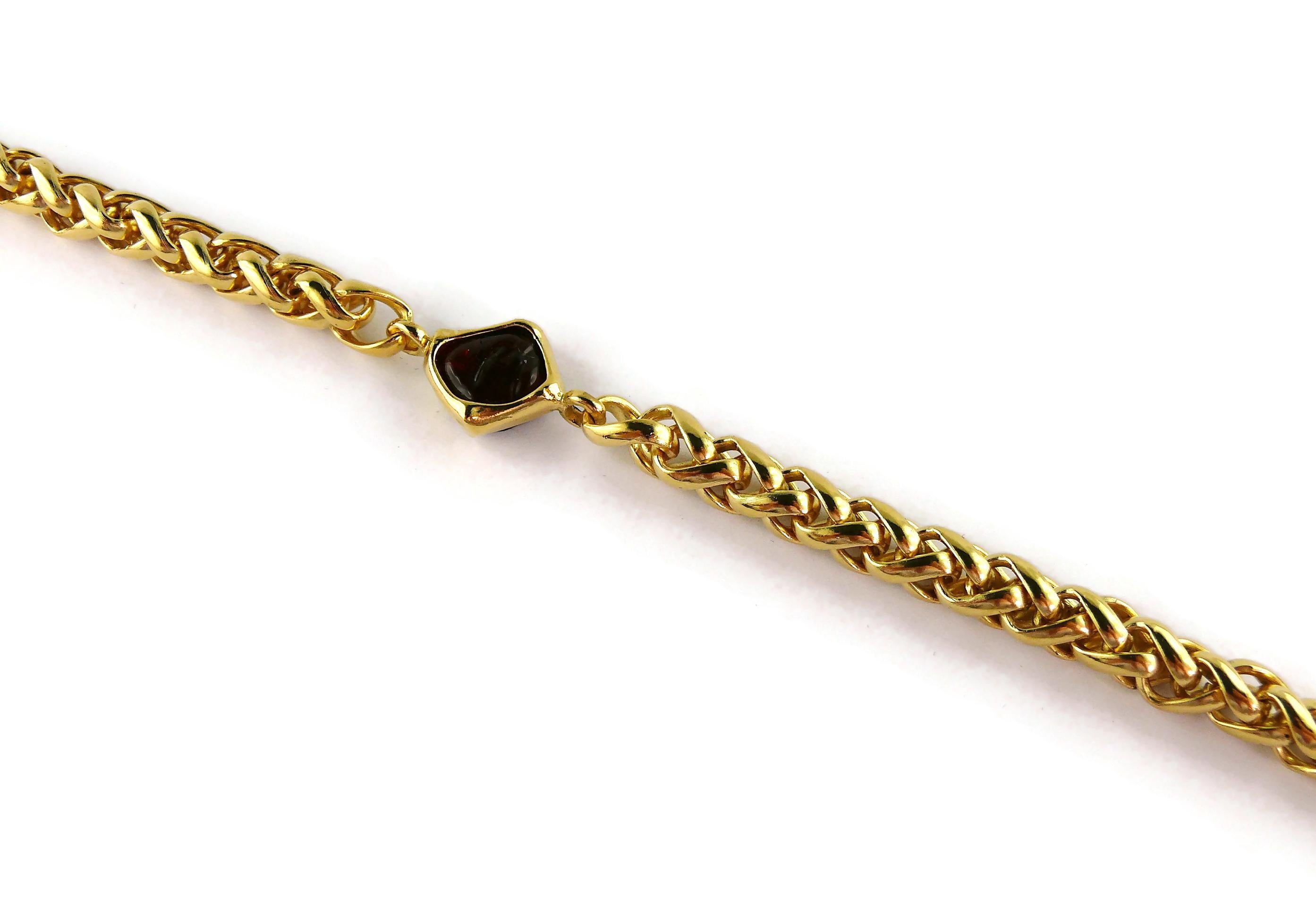 Chanel Collier vintage Gripoix avec chaîne en forme de palmier en or et cabochons de verre rouge en vente 6