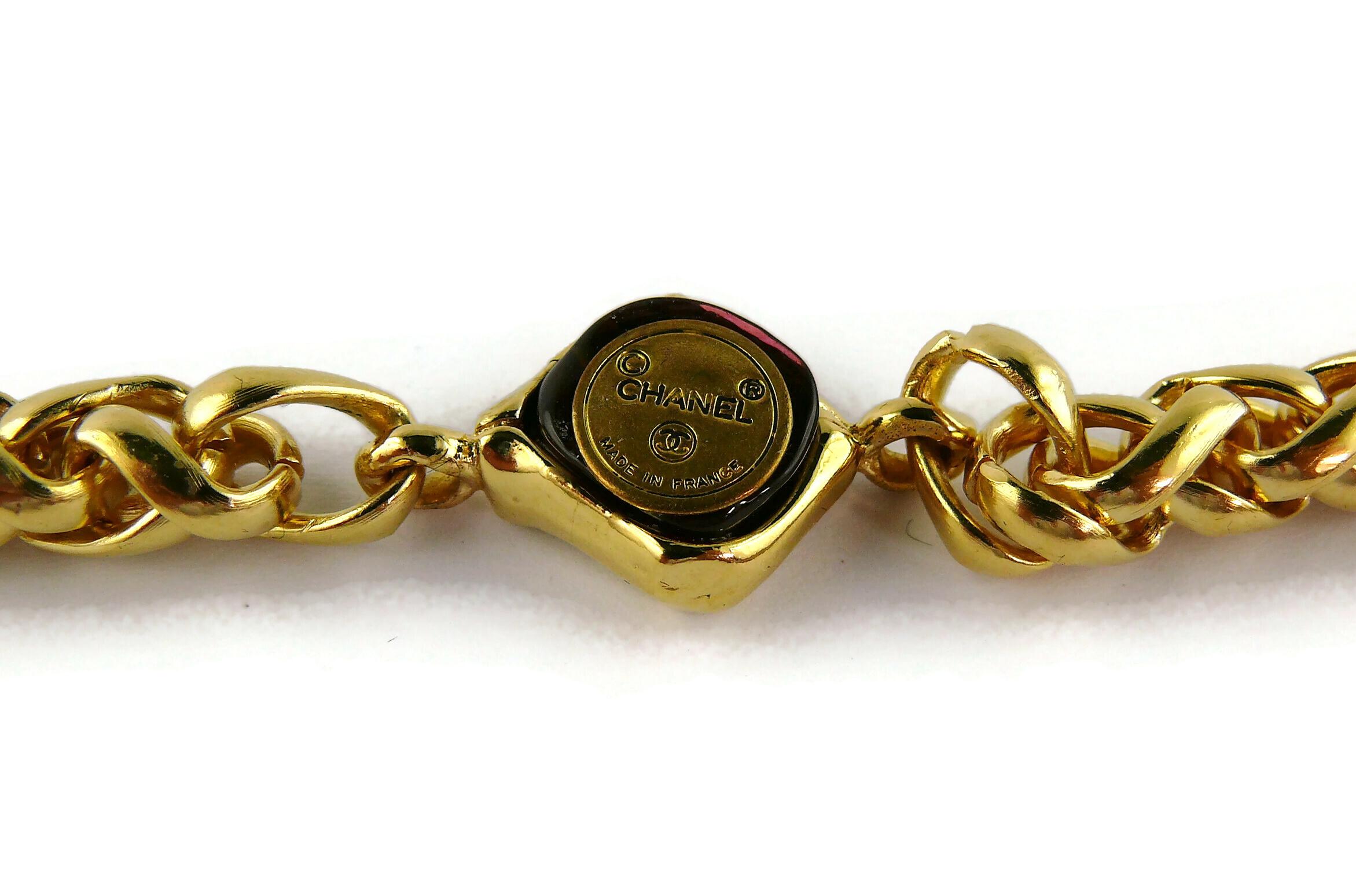Chanel Collier vintage Gripoix avec chaîne en forme de palmier en or et cabochons de verre rouge en vente 11