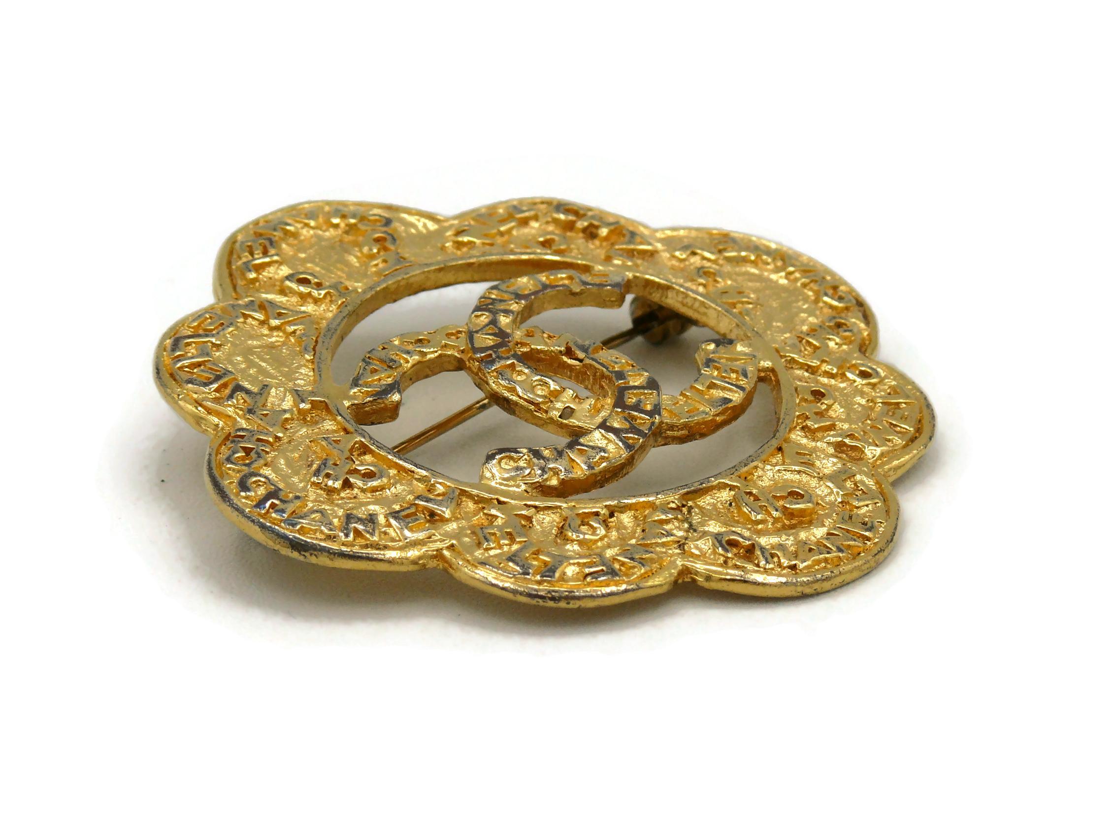 Chanel Vintage Gold Toned Polylobe CC Logo Brooch, Fall 1995 For Sale 1