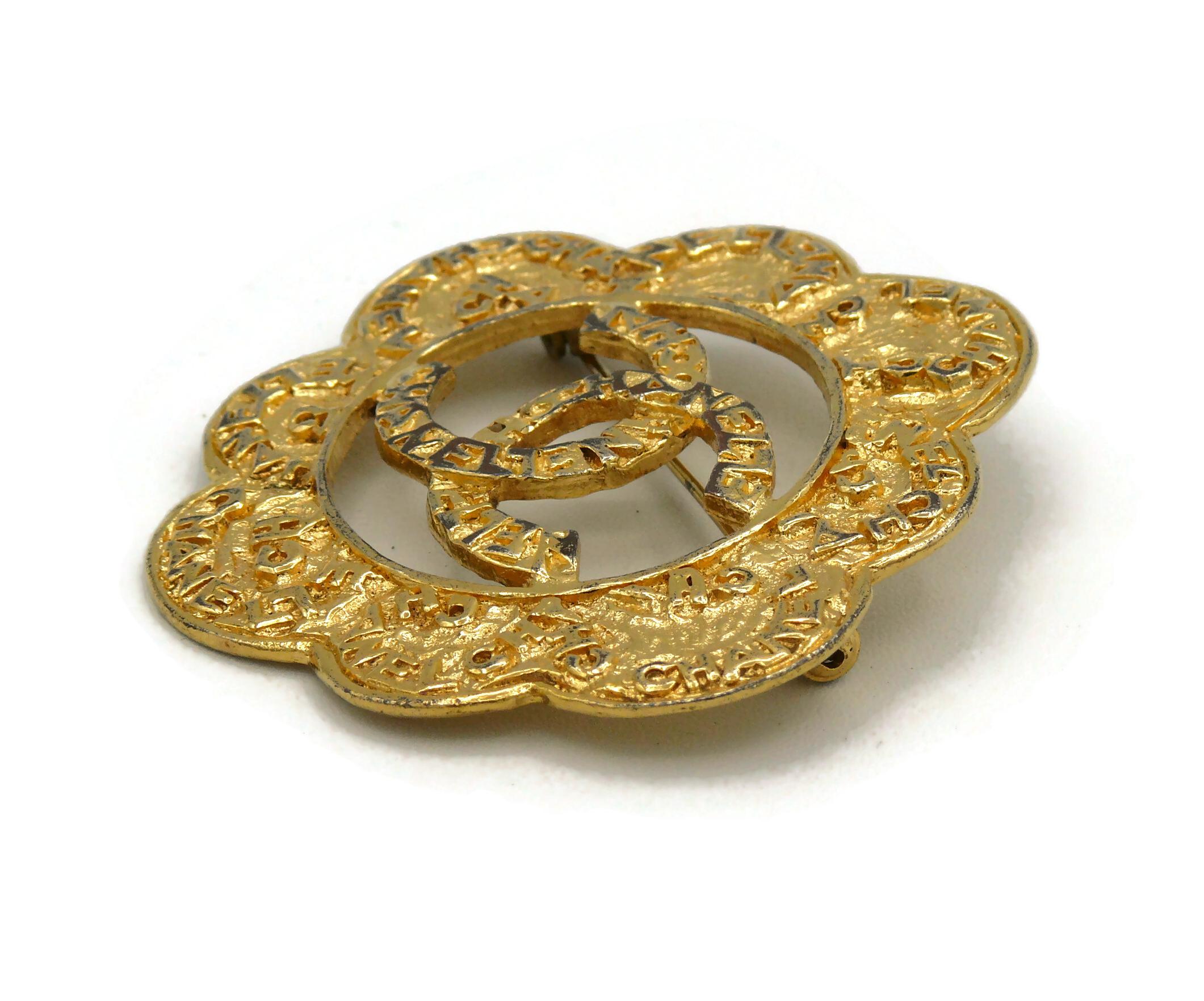 Chanel Vintage Gold Toned Polylobe CC Logo Brooch, Fall 1995 For Sale 2