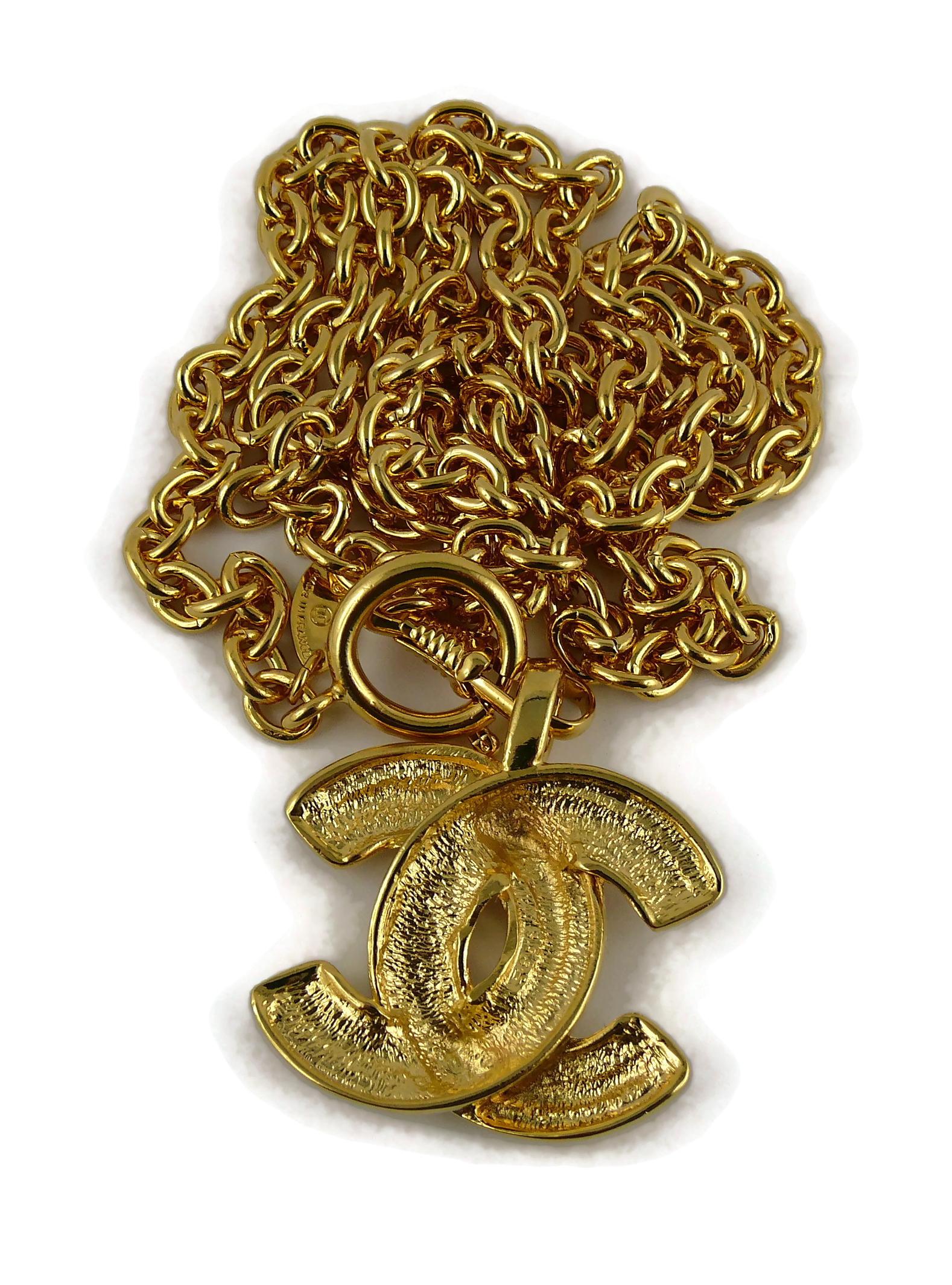 Chanel Vintage Gold Toned Quilted CC Logo Pendant Sautoir Necklace 5