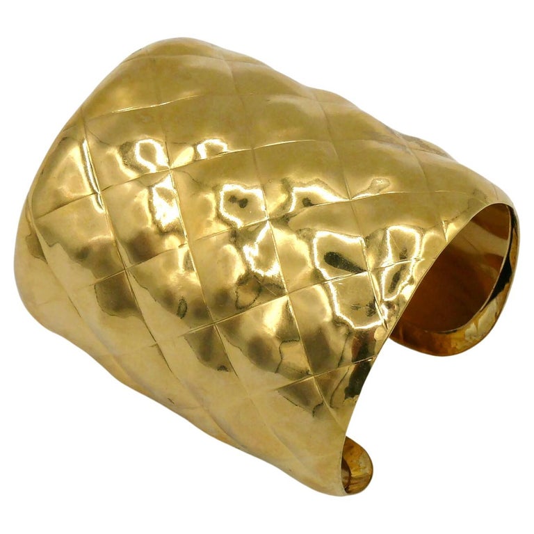 Chanel Vintage Gold Toned Quilted Cuff Bracelet For Sale at - Main Image