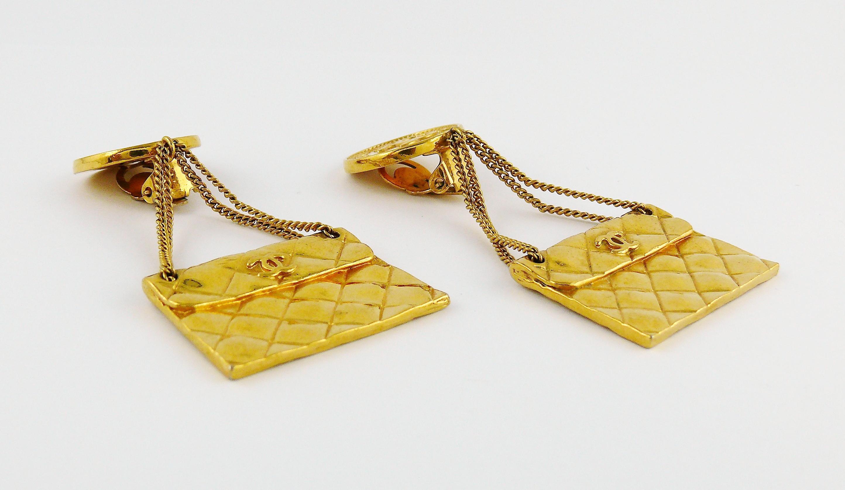 Chanel Vintage Gold Toned Quilted Flap Bag Iconic Dangling Earrings In Good Condition In Nice, FR