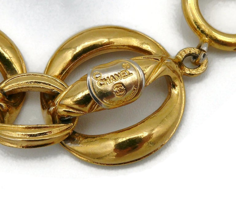 Chanel Vintage Gold Toned Quilted Link Chain Bracelet For Sale at 1stDibs