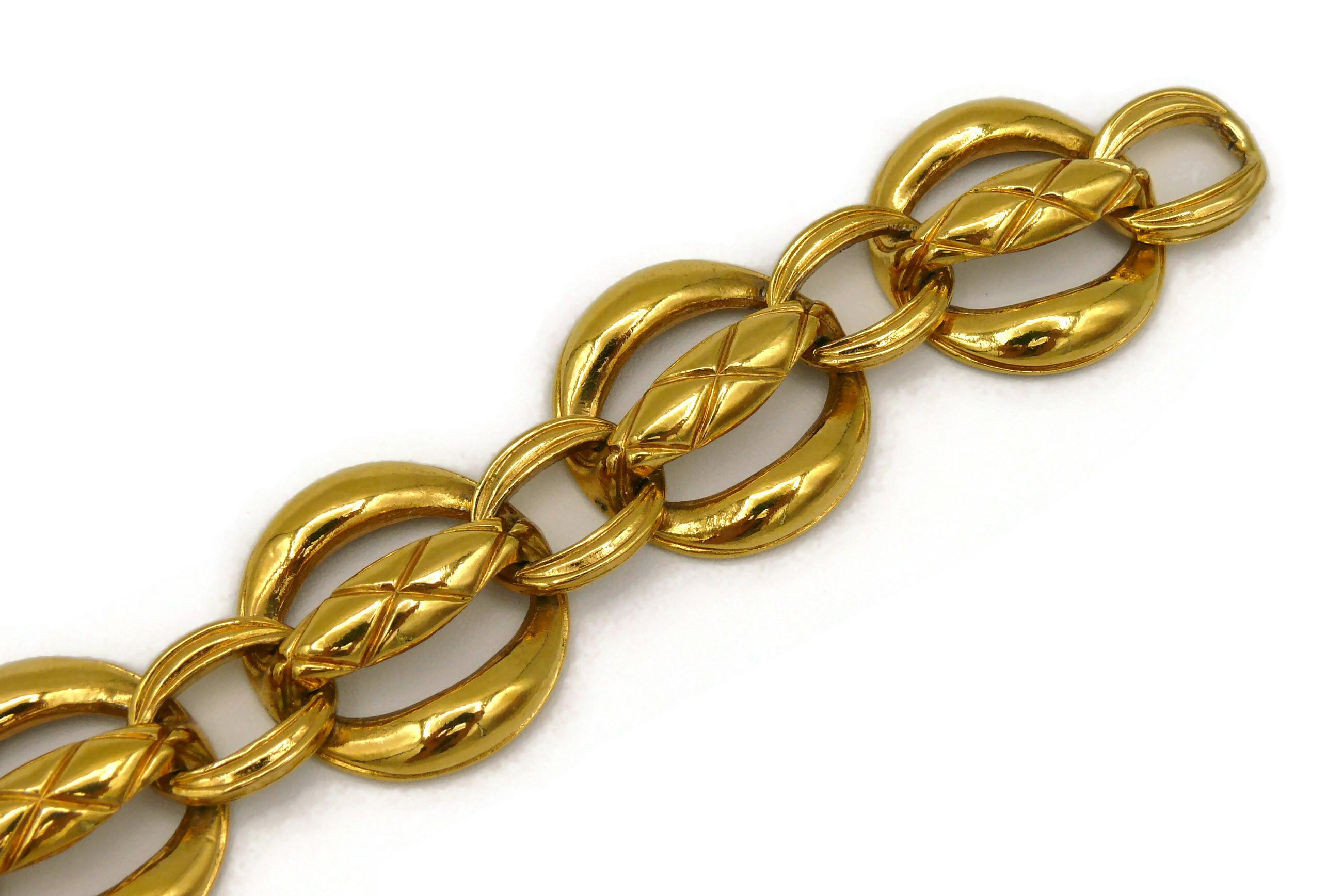 Chanel Vintage Gold Toned Quilted Link Chain Necklace For Sale 5