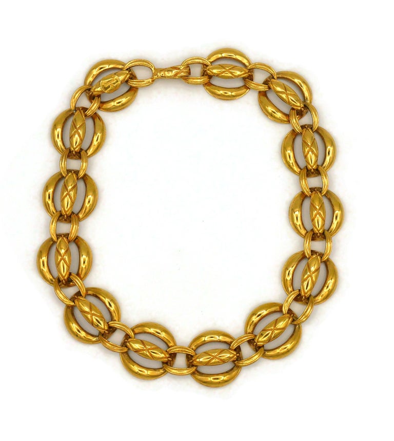 Chanel Vintage Gold Toned Quilted Link Chain Necklace For Sale at 1stDibs