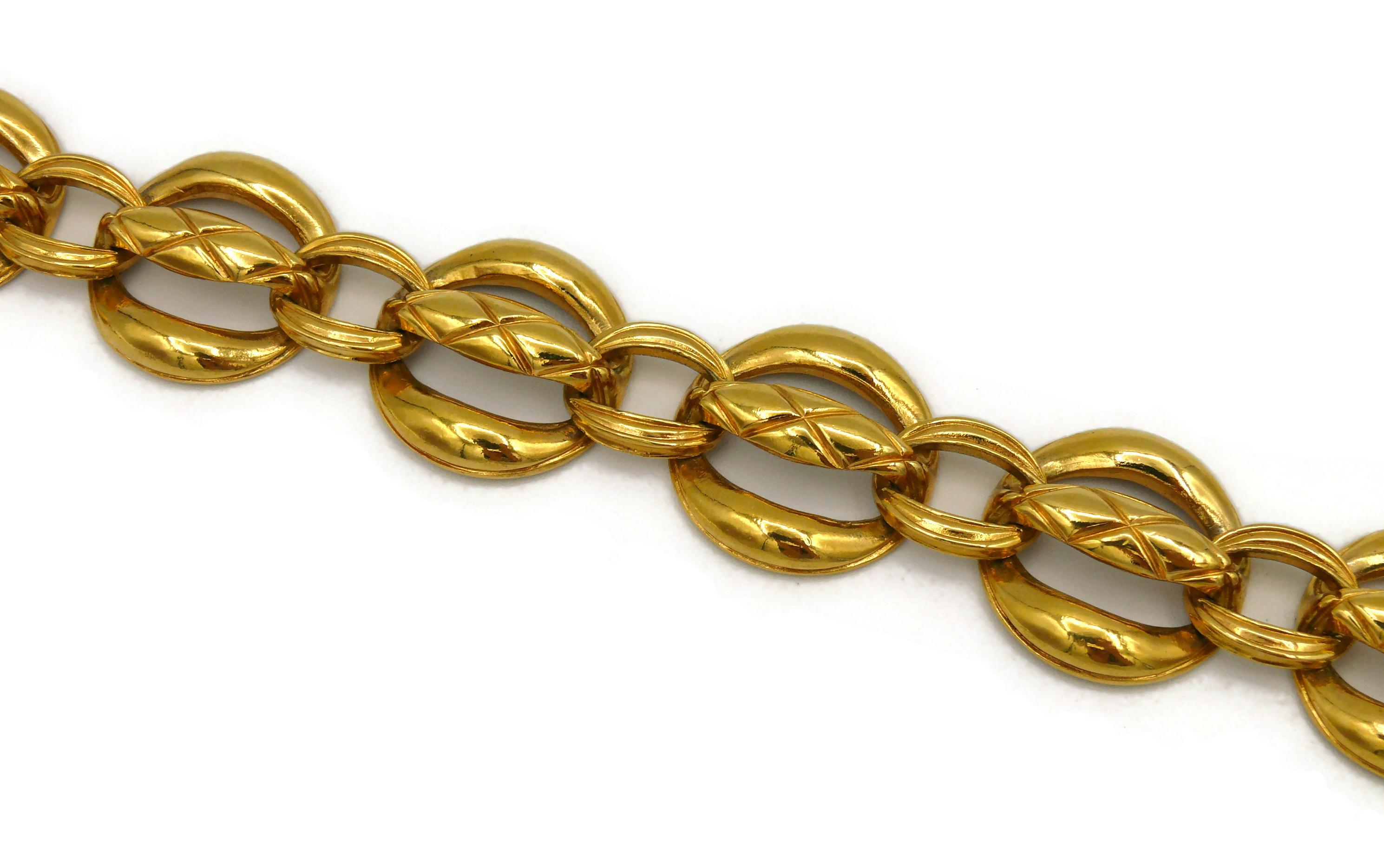 Chanel Vintage Gold Toned Quilted Link Chain Necklace For Sale 2