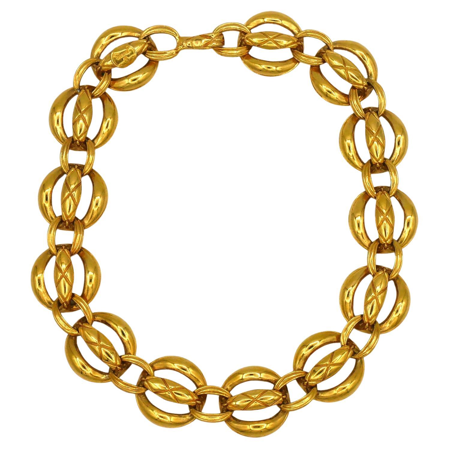 Chanel Vintage Gold Toned Quilted Link Chain Necklace For Sale