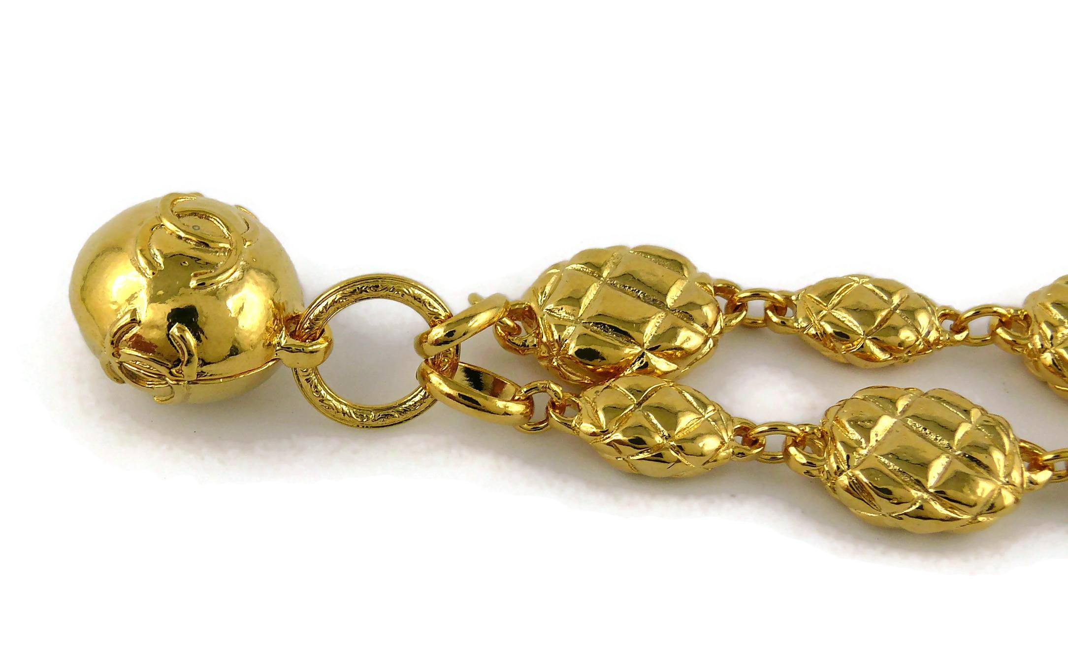 Chanel Vintage Gold Toned Quilted Links Bracelet 1985 In Good Condition For Sale In Nice, FR