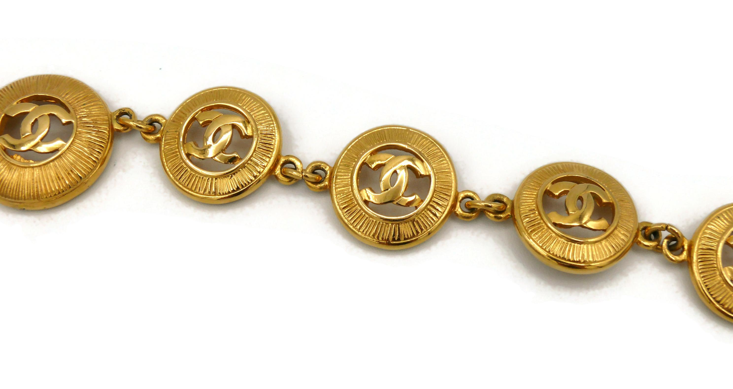 Chanel Vintage Gold Toned Sunburst CC Link Necklace For Sale 1