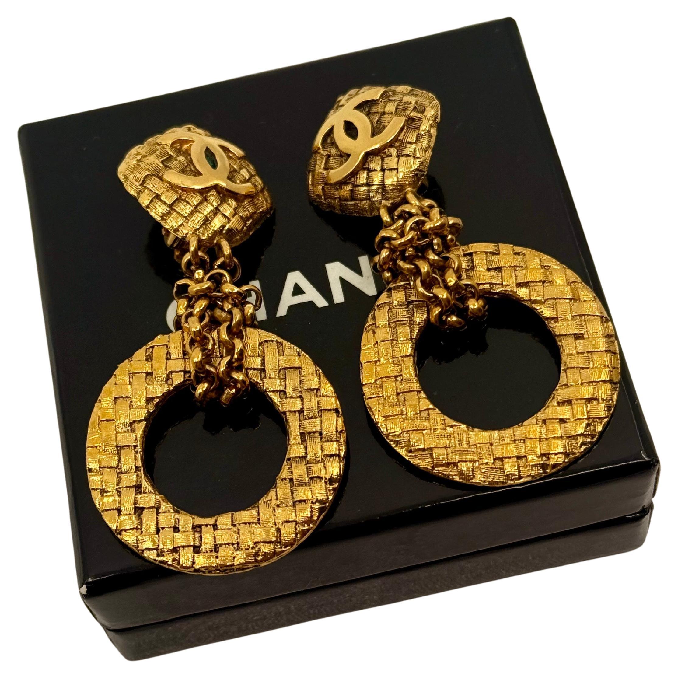 CHANEL Vintage Gold Woven CC Circle Dangle Earrings For Sale